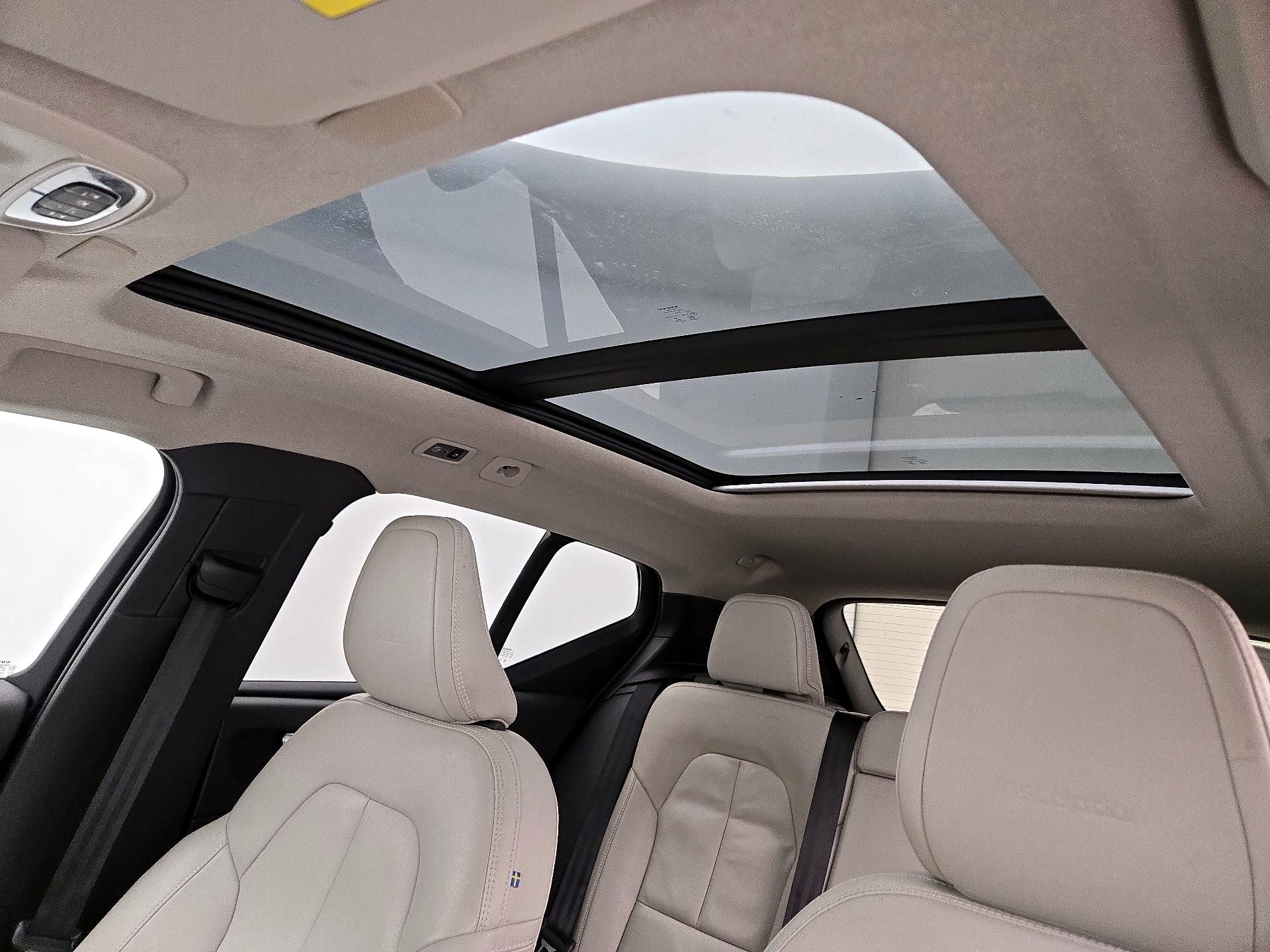 Thumbnail: 2019 Volvo XC40 - 20