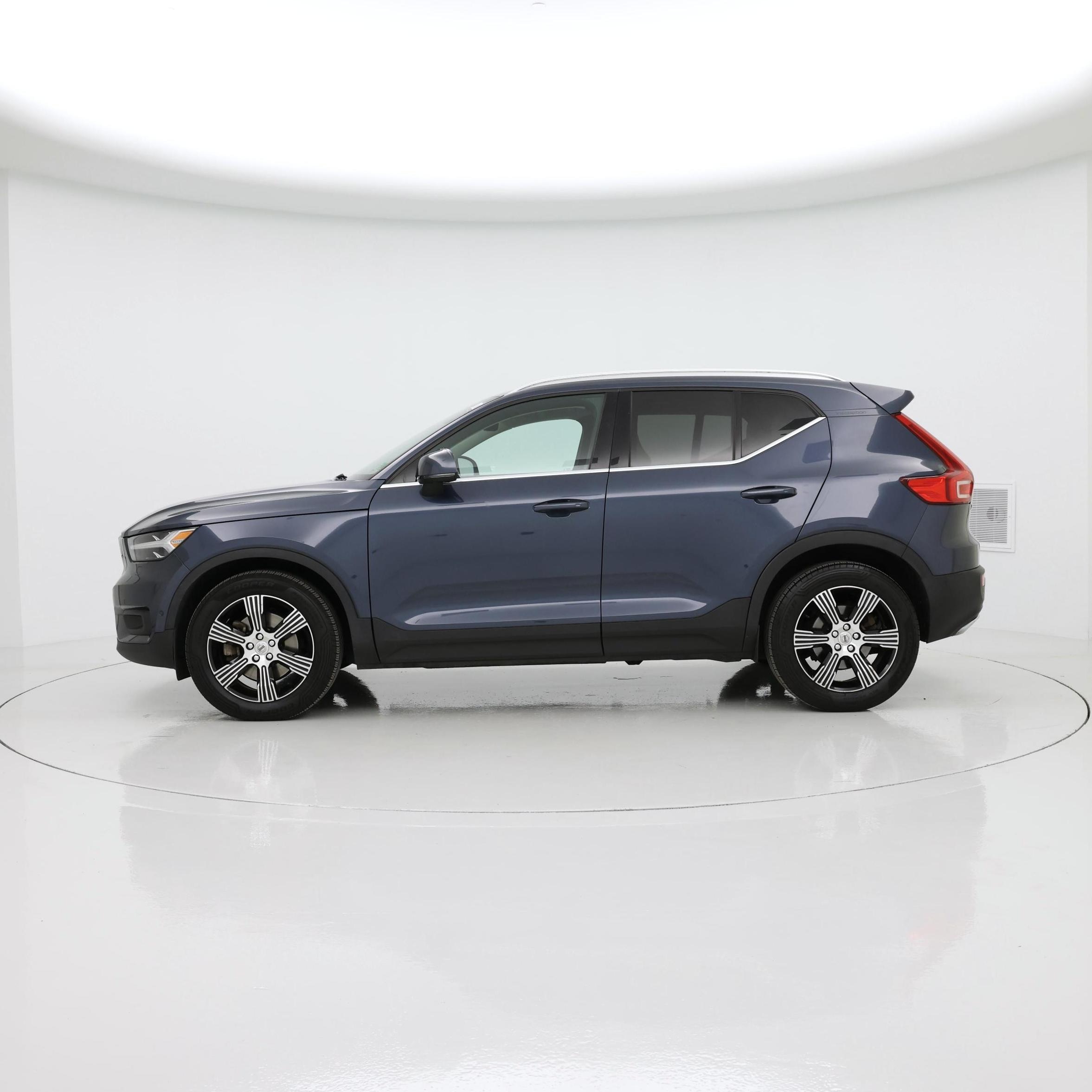 Thumbnail: 2019 Volvo XC40 - 3