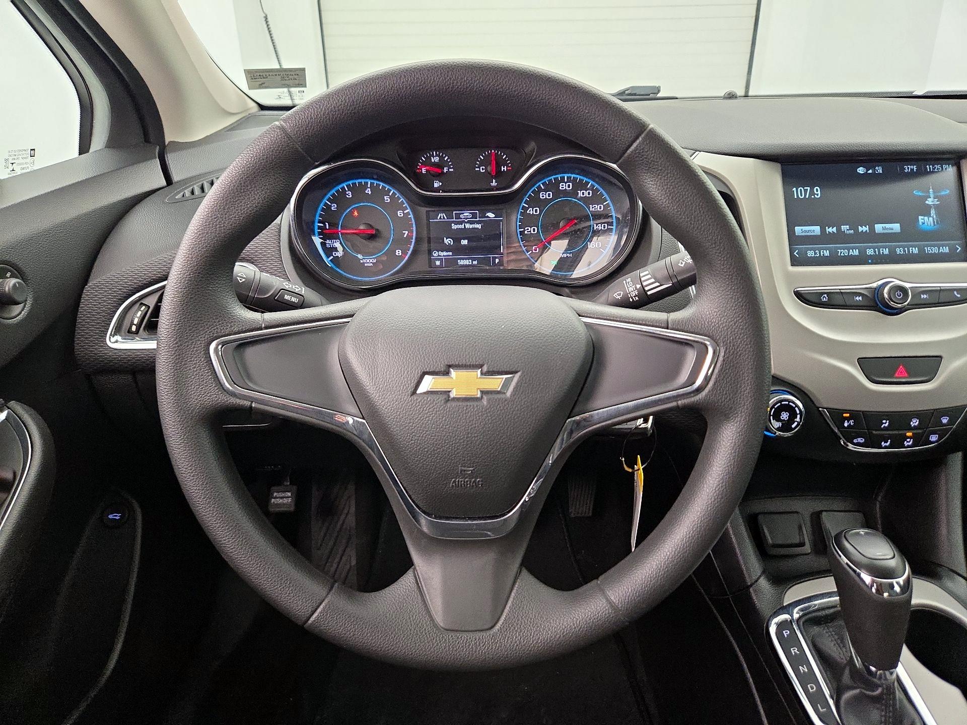 Thumbnail: 2017 Chevrolet Cruze - 10