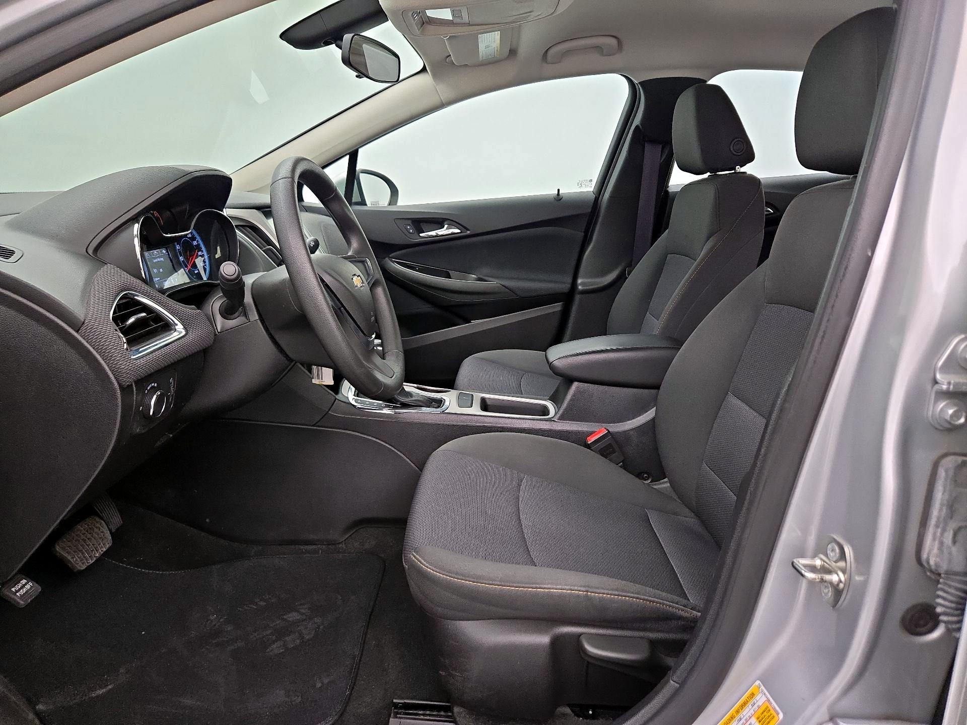 Thumbnail: 2017 Chevrolet Cruze - 11