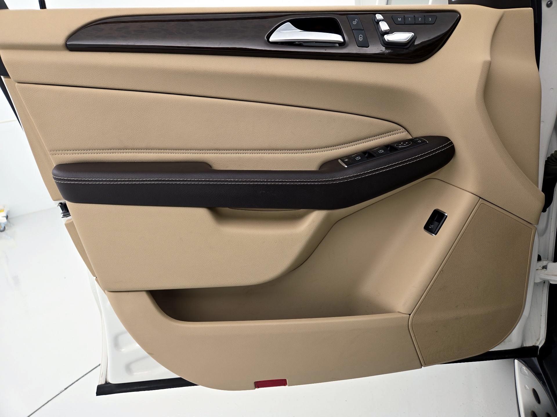 Thumbnail: 2017 Mercedes-Benz GLE - 12