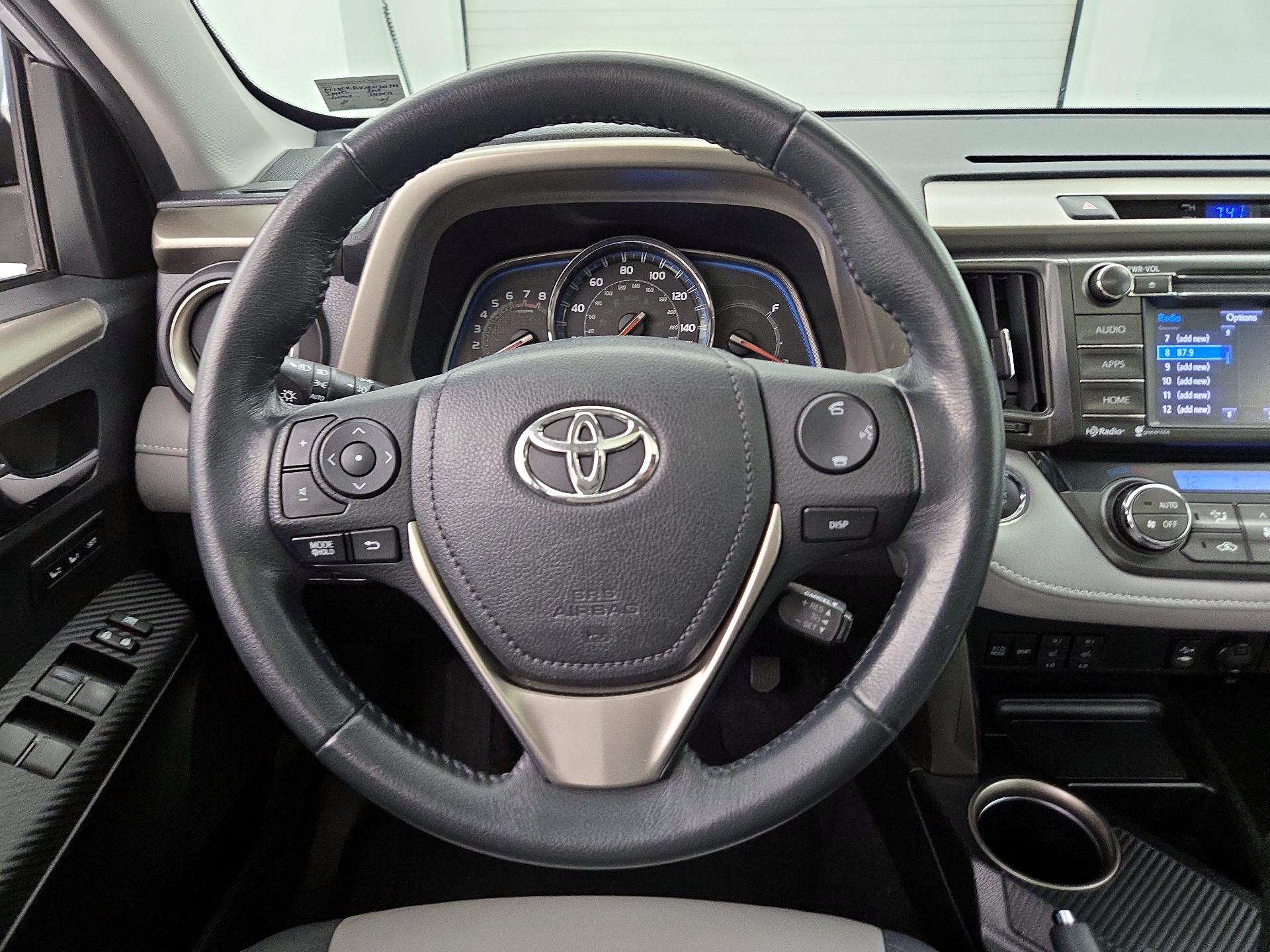 Thumbnail: 2015 Toyota RAV4 - 10