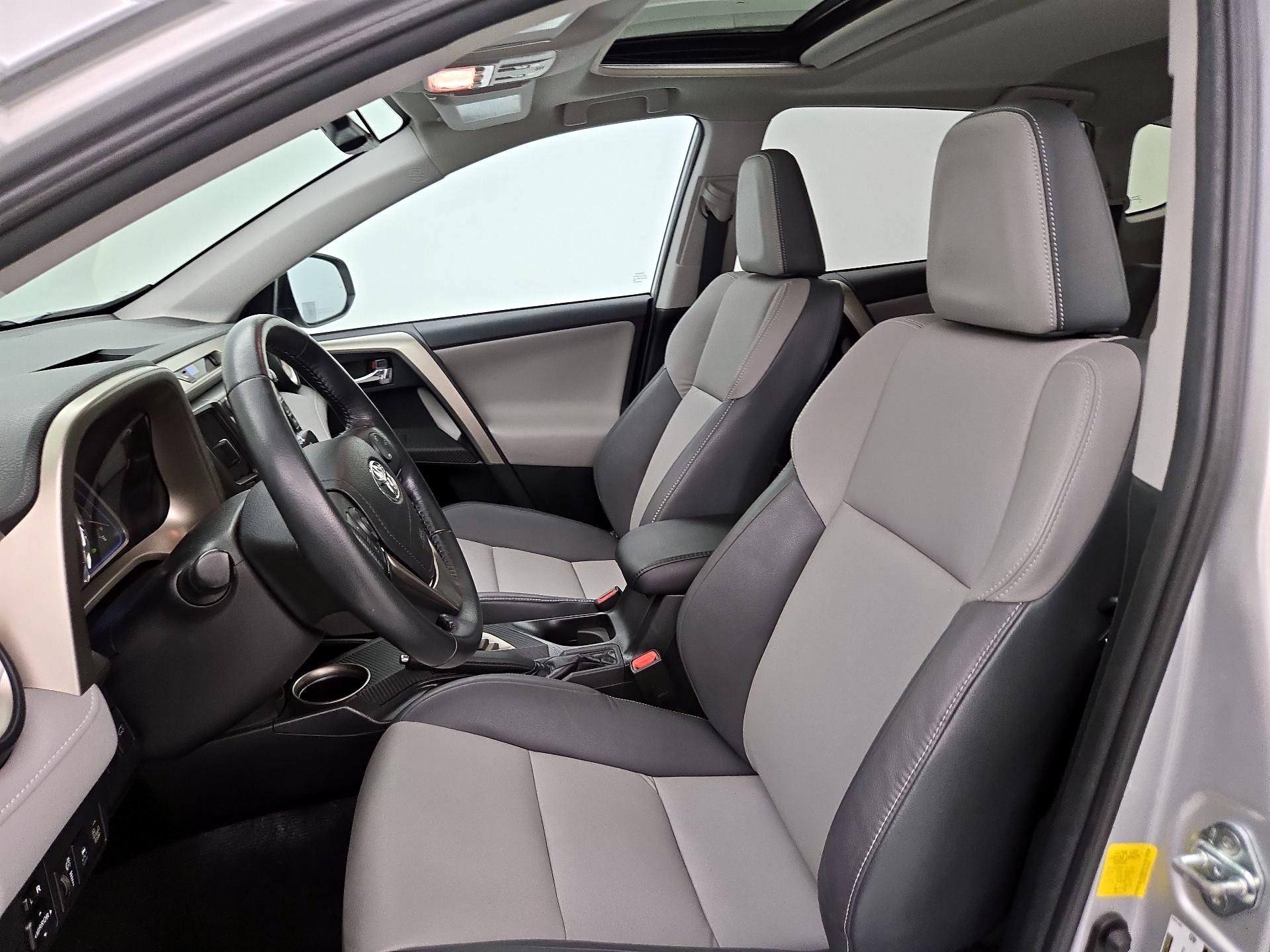 Thumbnail: 2015 Toyota RAV4 - 11