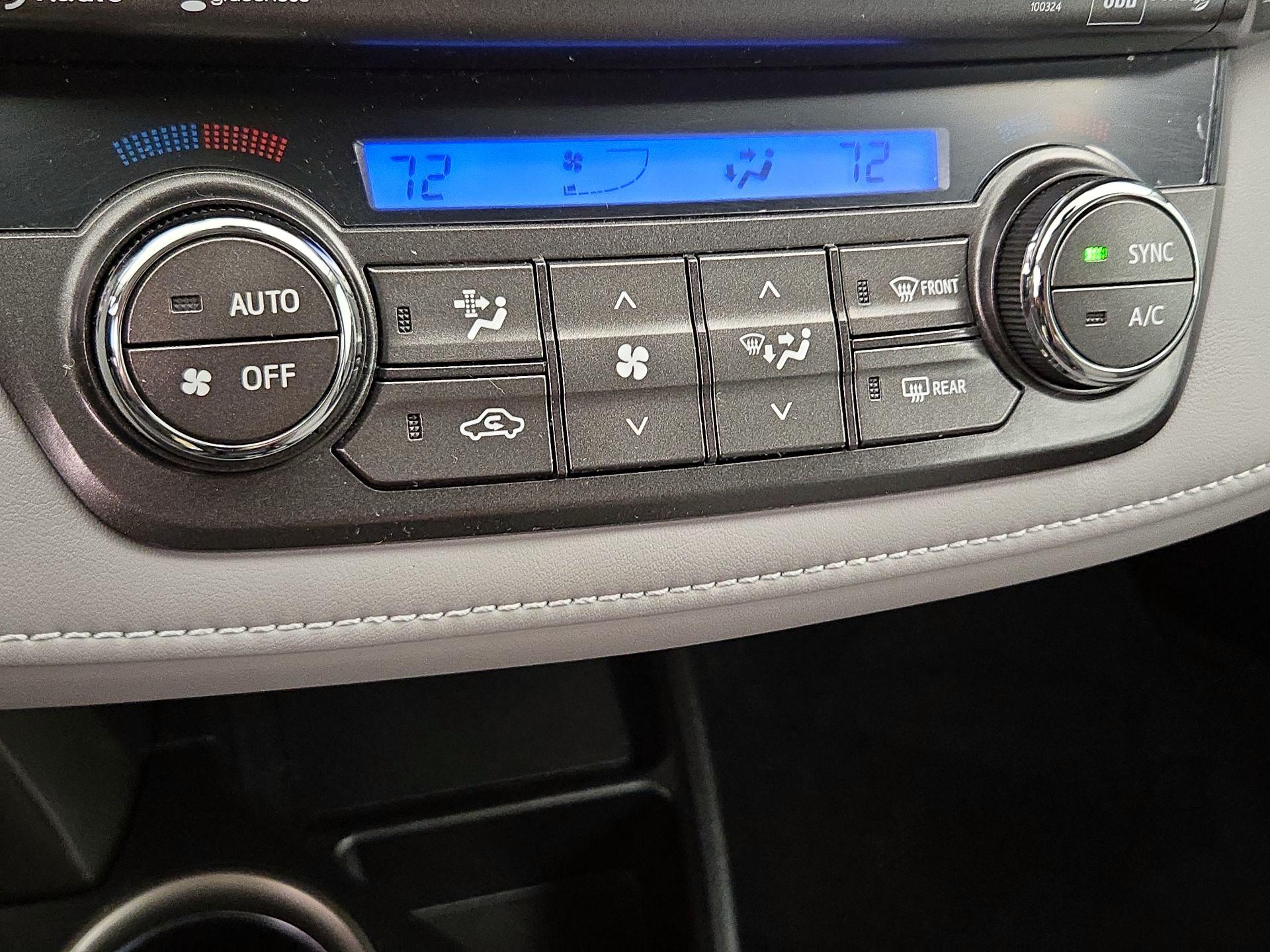 Thumbnail: 2015 Toyota RAV4 - 17