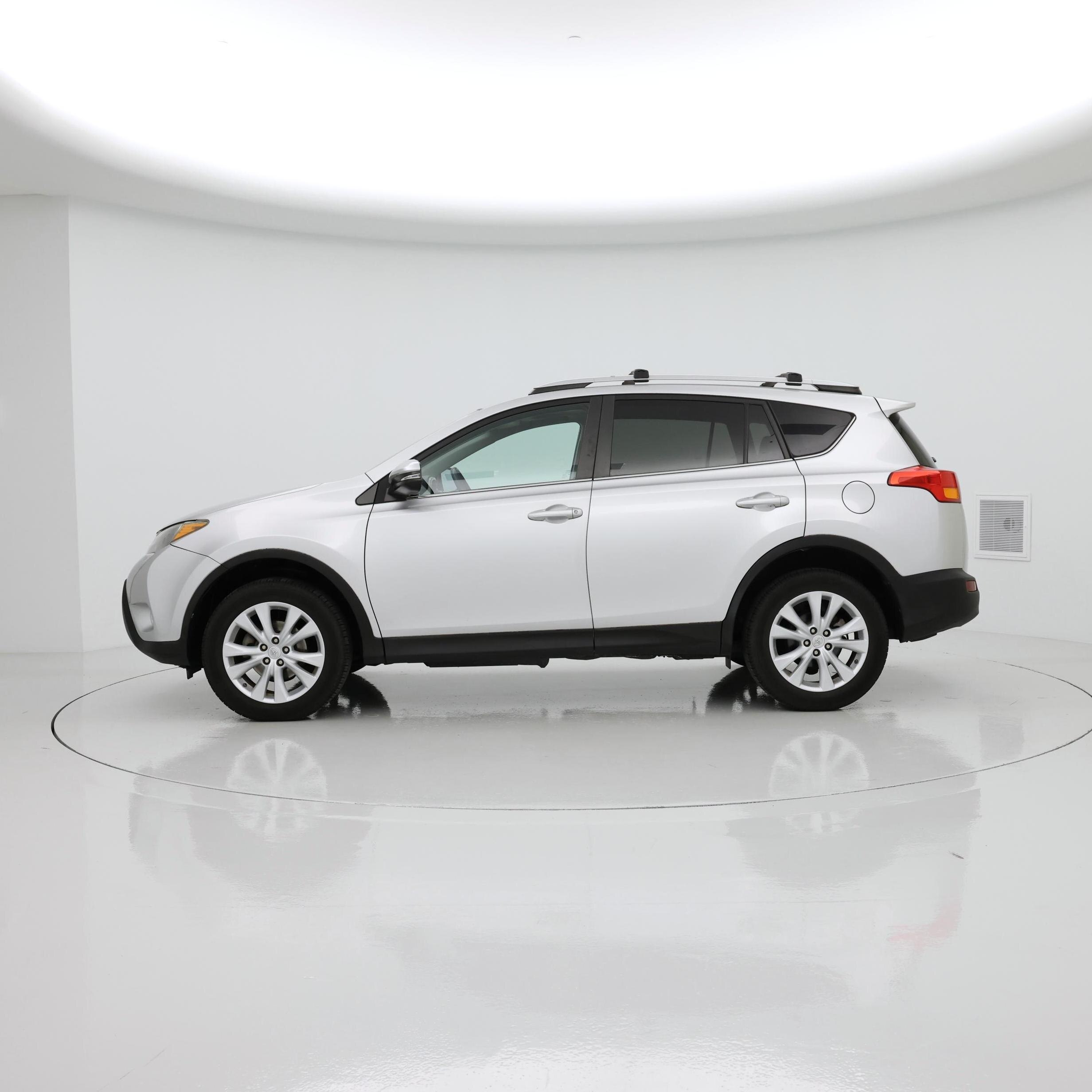 Thumbnail: 2015 Toyota RAV4 - 3