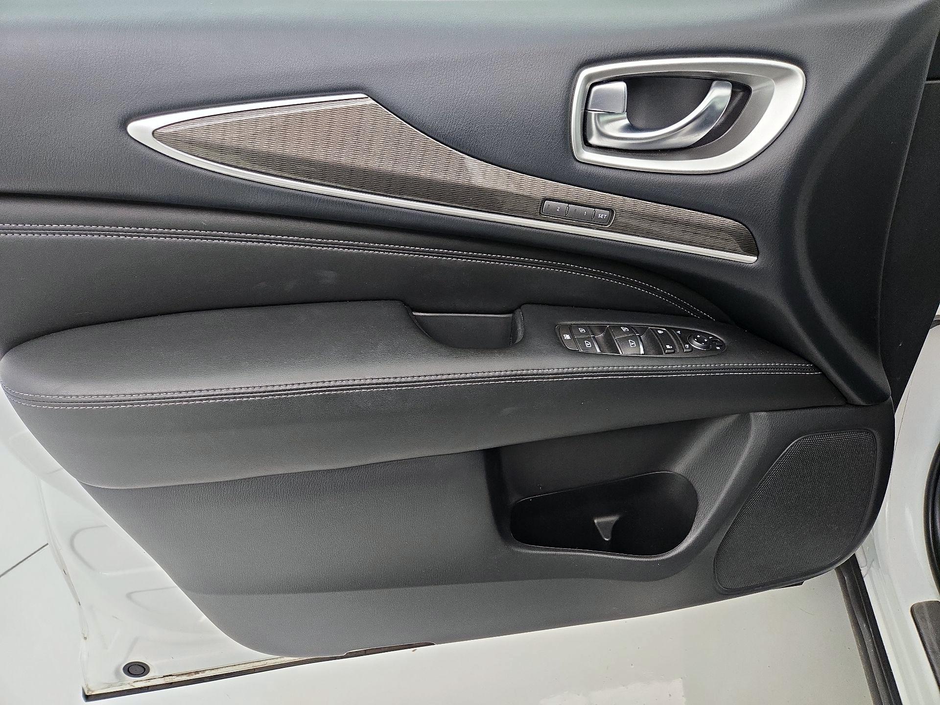 Thumbnail: 2017 INFINITI QX60 - 12