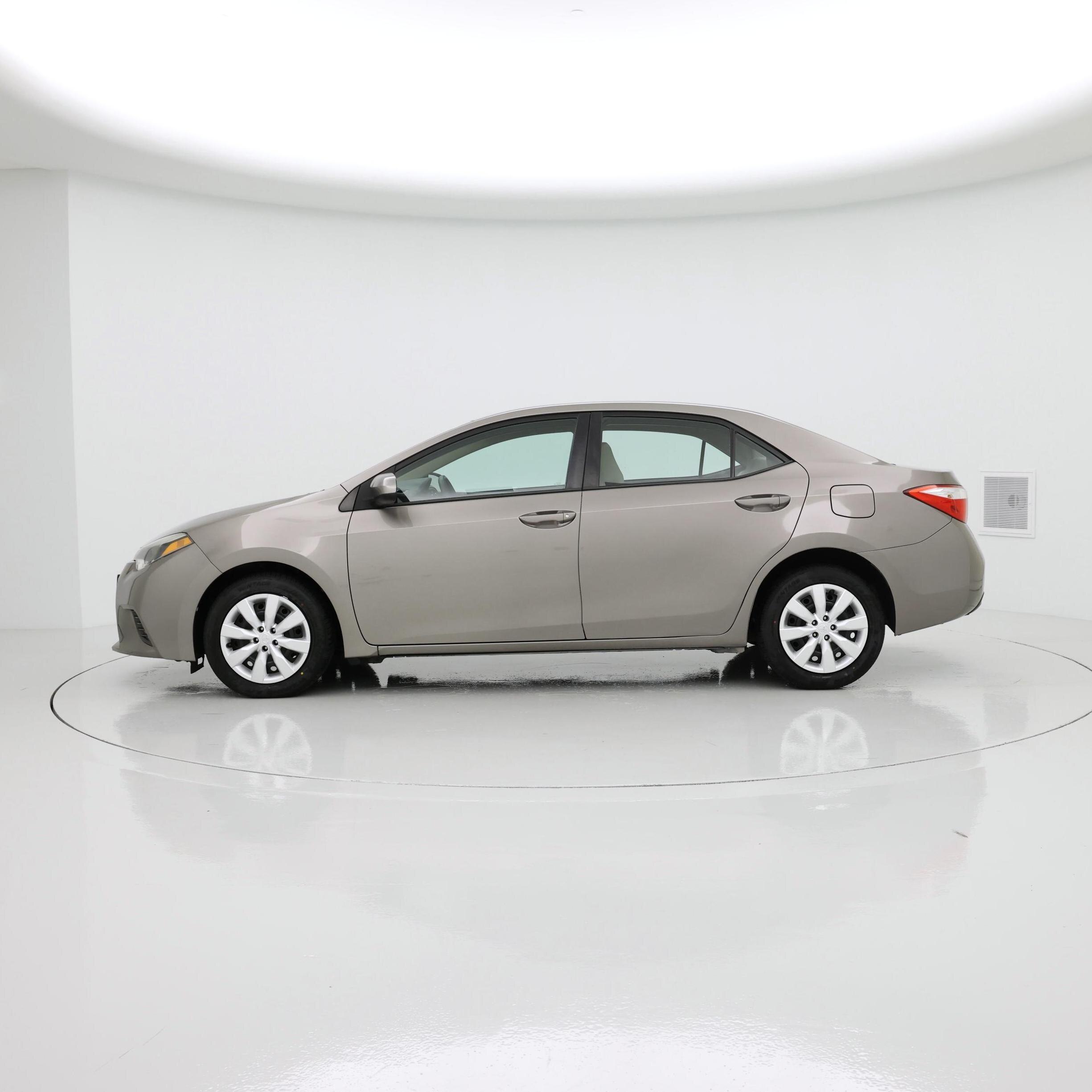 Thumbnail: 2015 Toyota Corolla - 3