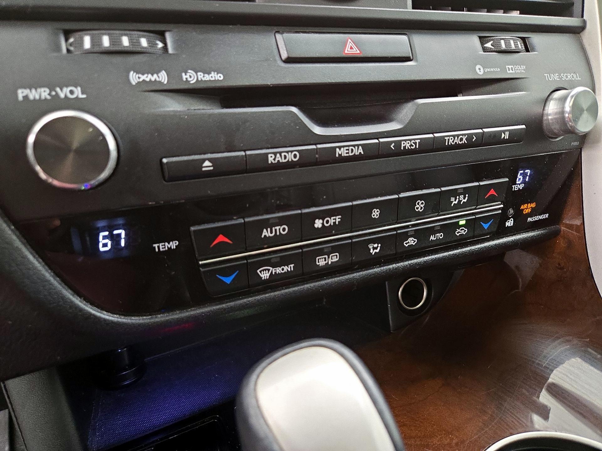 Thumbnail: 2017 Lexus RX - 17