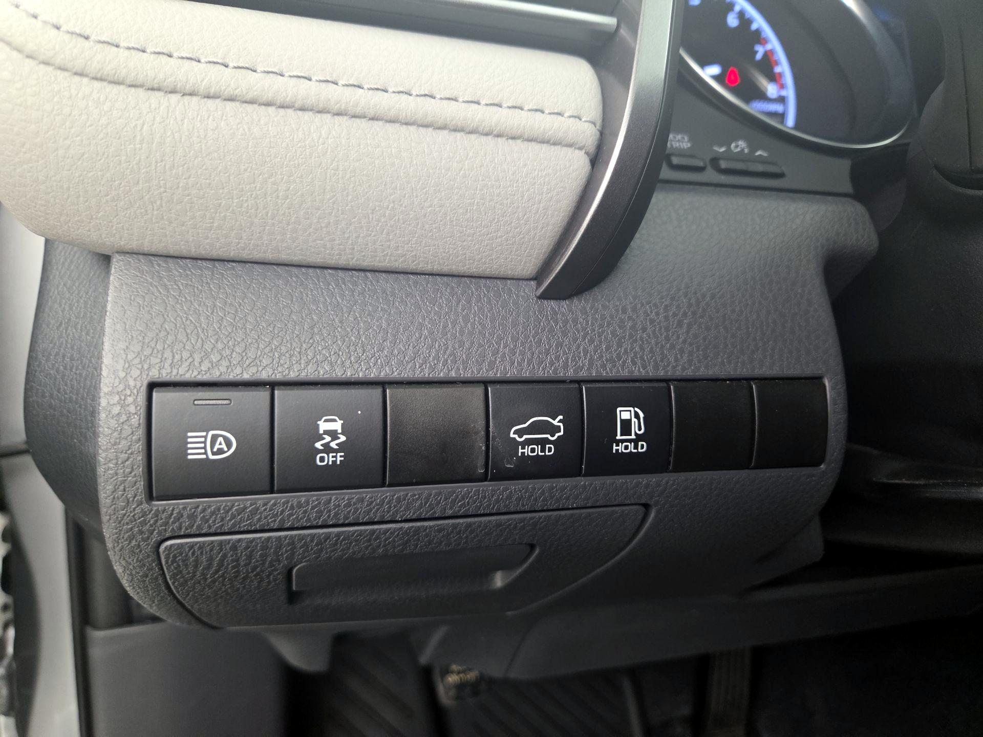 Thumbnail: 2019 Toyota Camry - 13