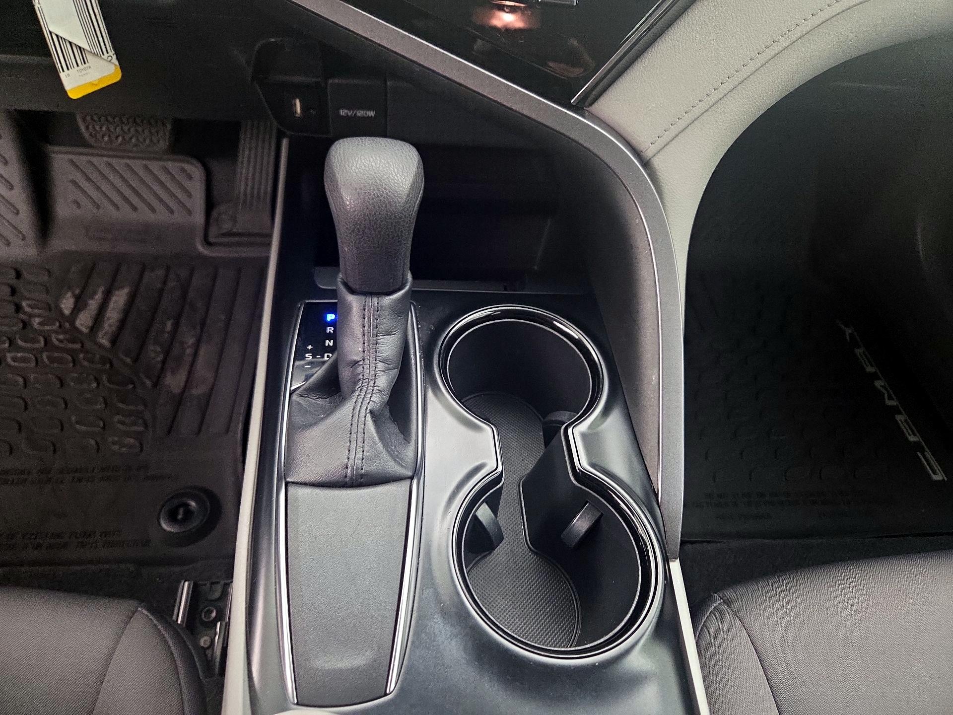 Thumbnail: 2019 Toyota Camry - 17