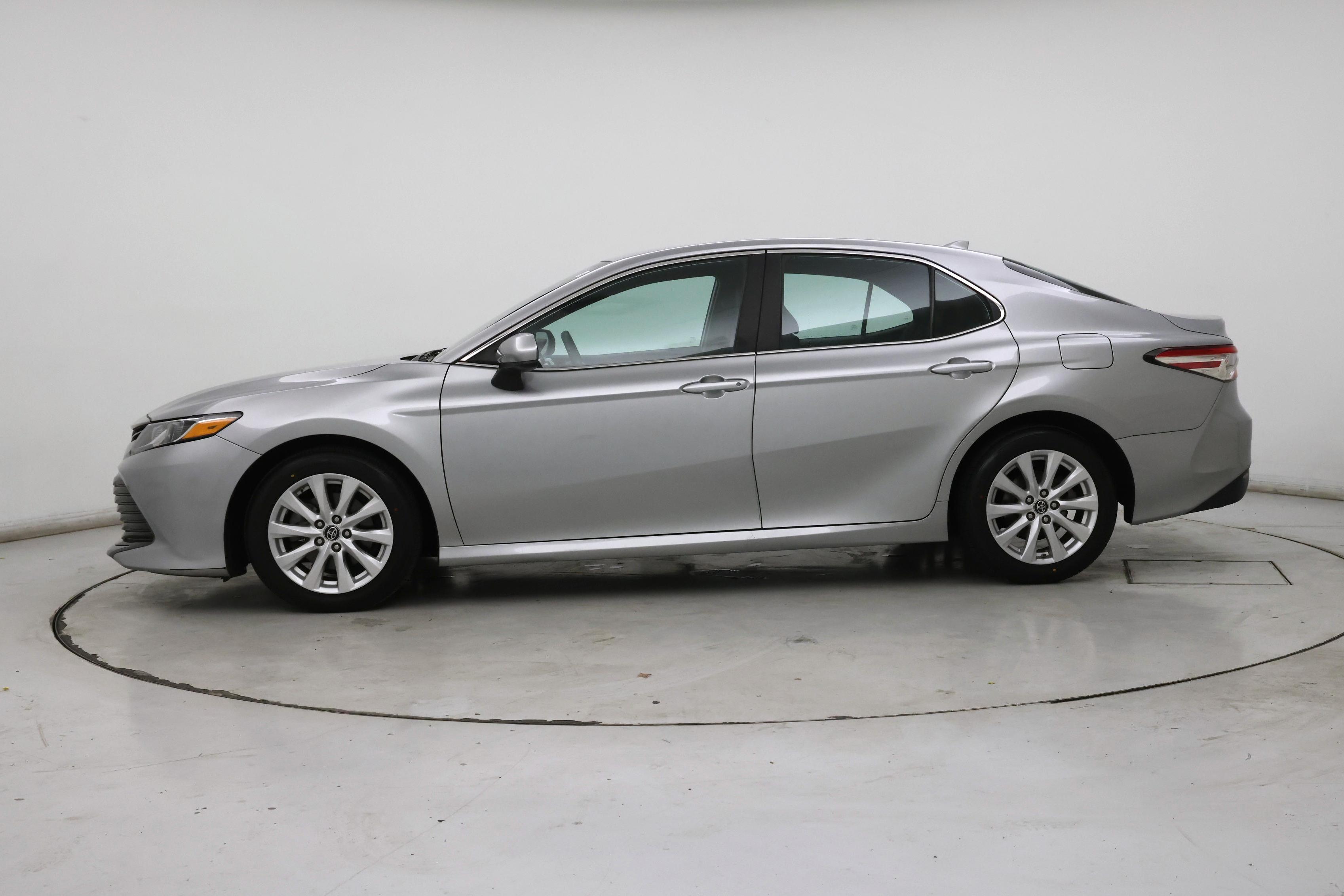 Thumbnail: 2019 Toyota Camry - 3