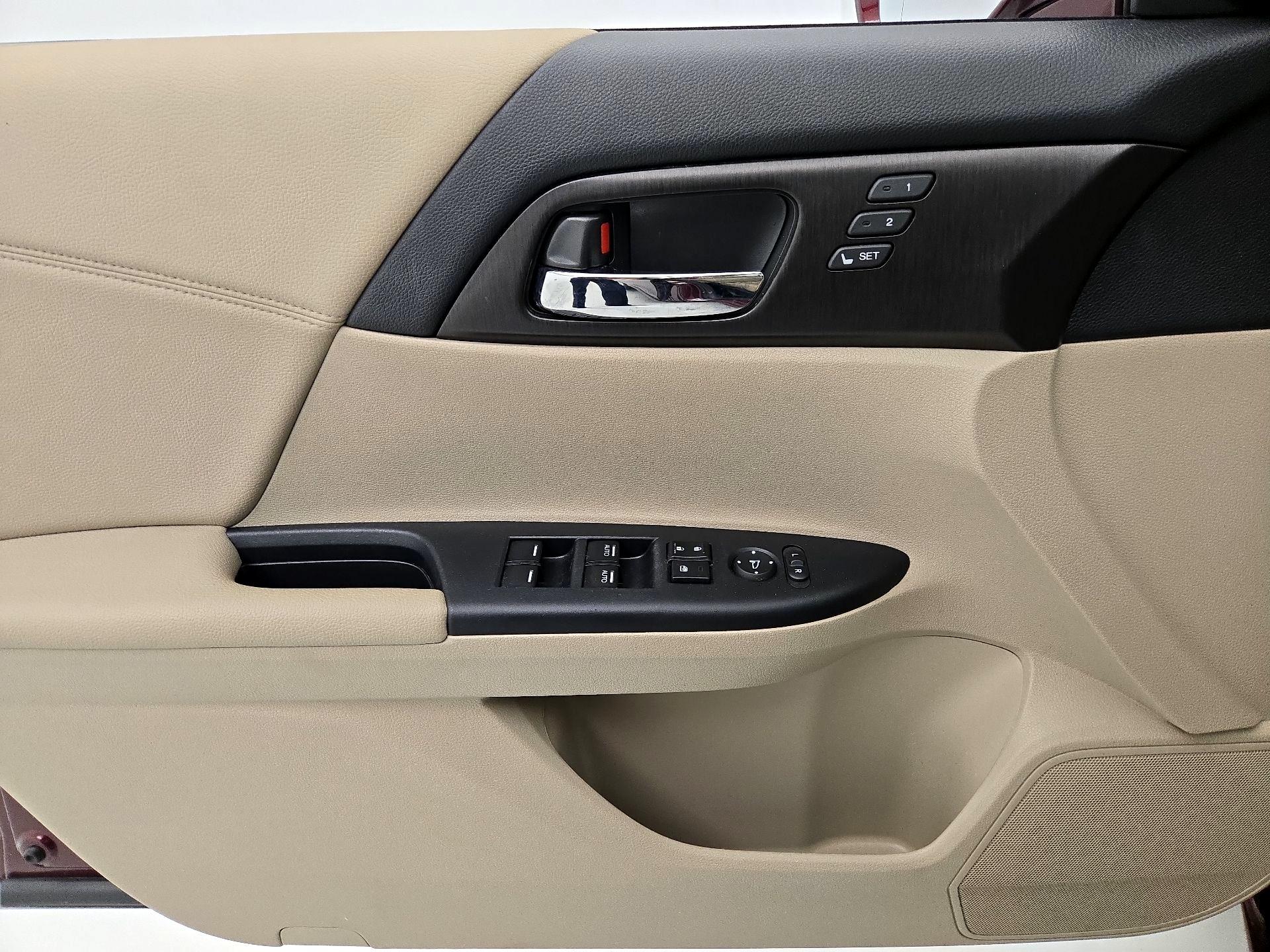 Thumbnail: 2015 Honda Accord - 12