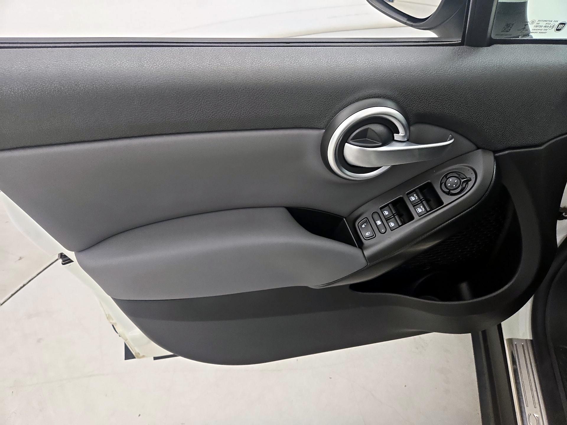 Thumbnail: 2016 Fiat 500X - 12
