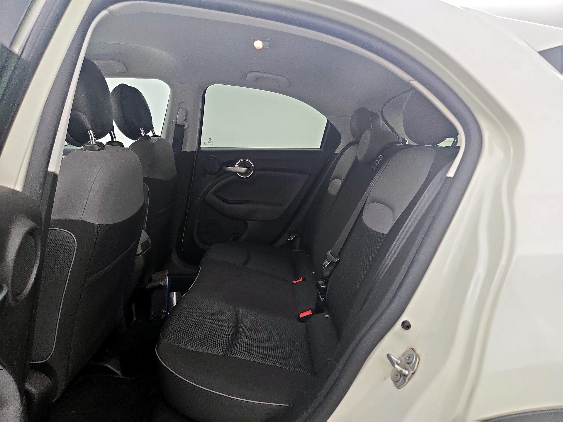 Thumbnail: 2016 Fiat 500X - 19