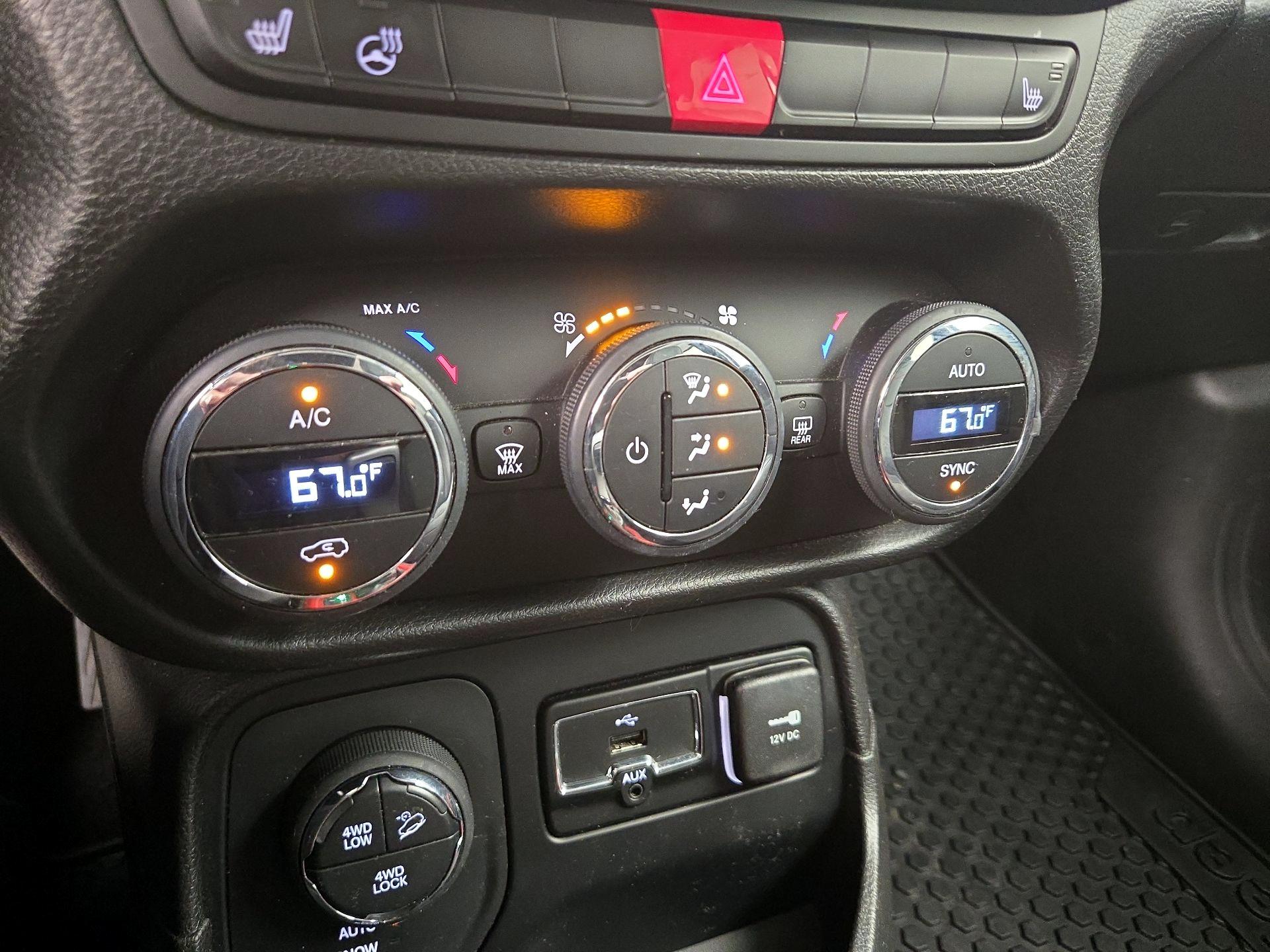 Thumbnail: 2017 Jeep Renegade - 15