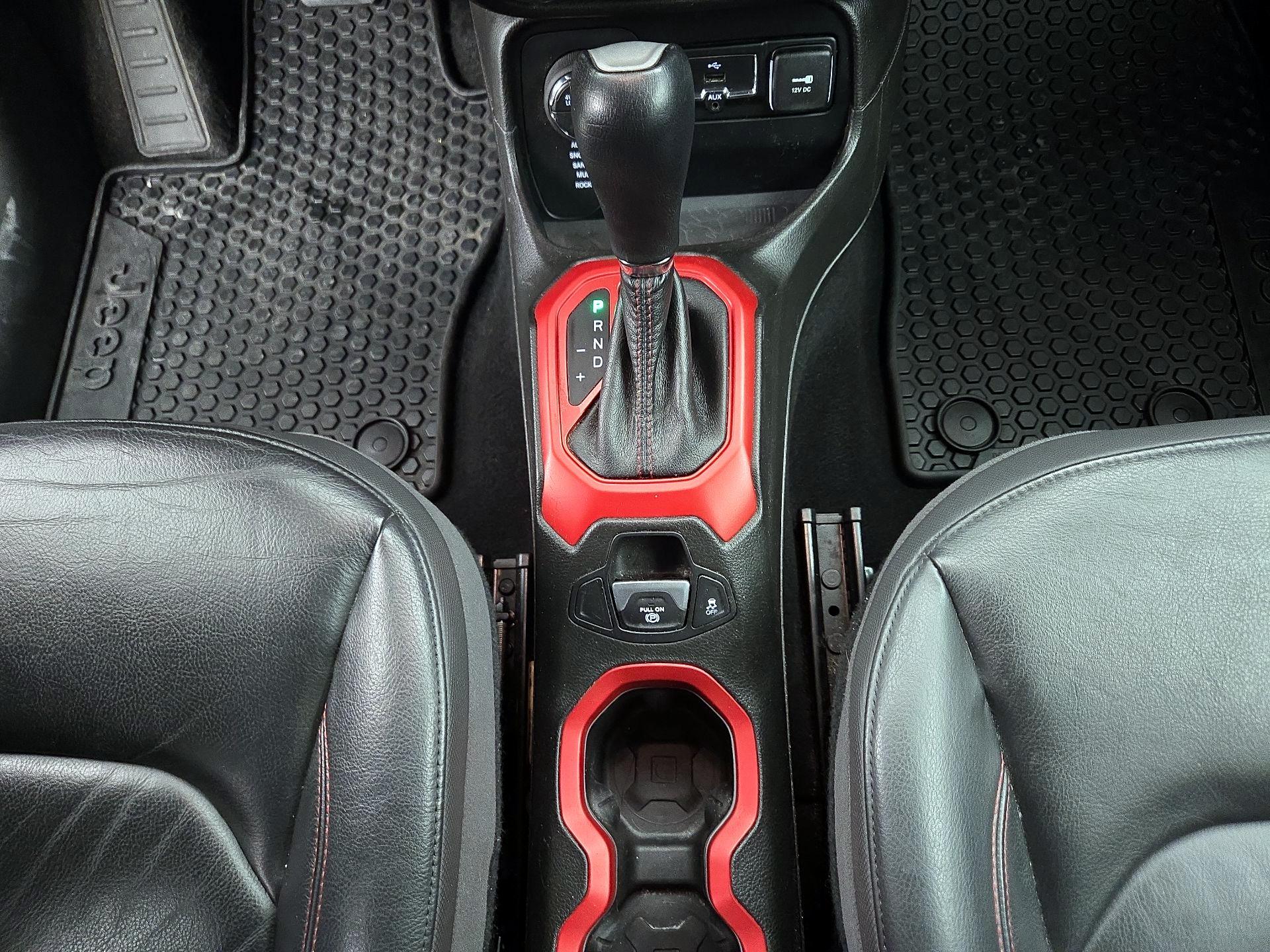 Thumbnail: 2017 Jeep Renegade - 16