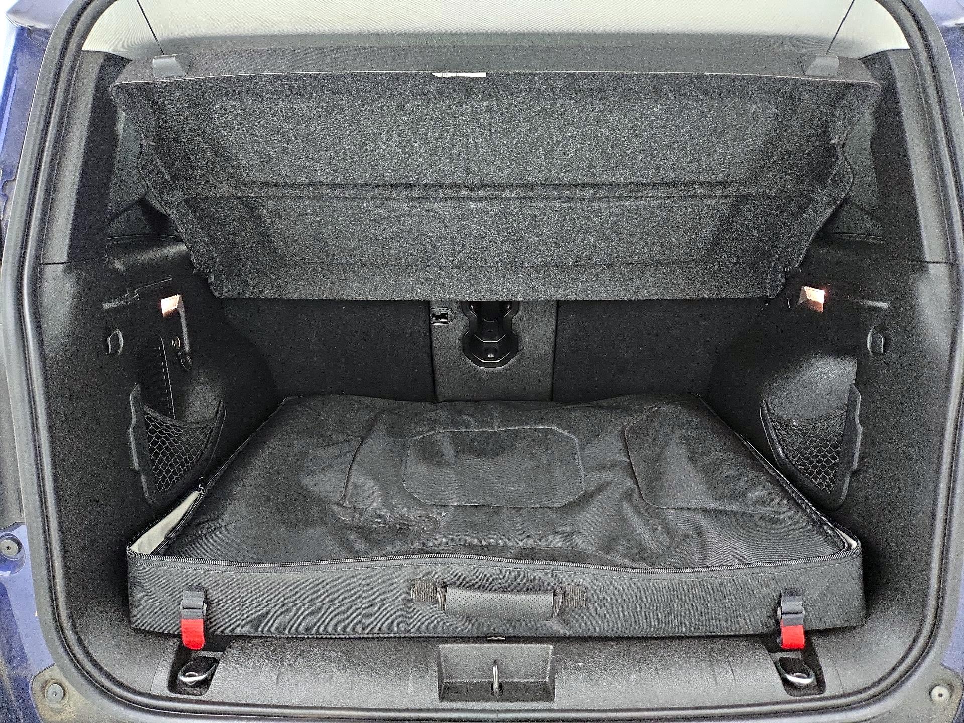 Thumbnail: 2017 Jeep Renegade - 20