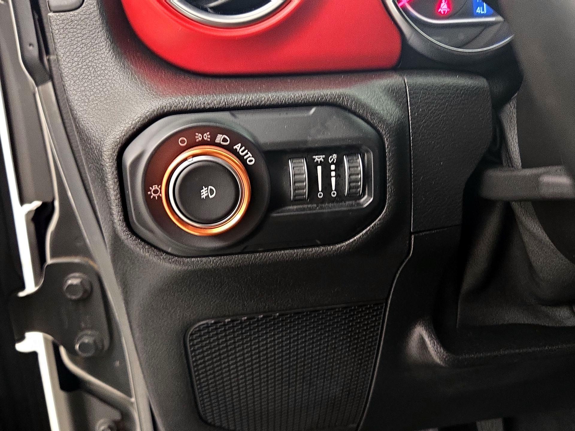 Thumbnail: 2021 Jeep Wrangler - 13