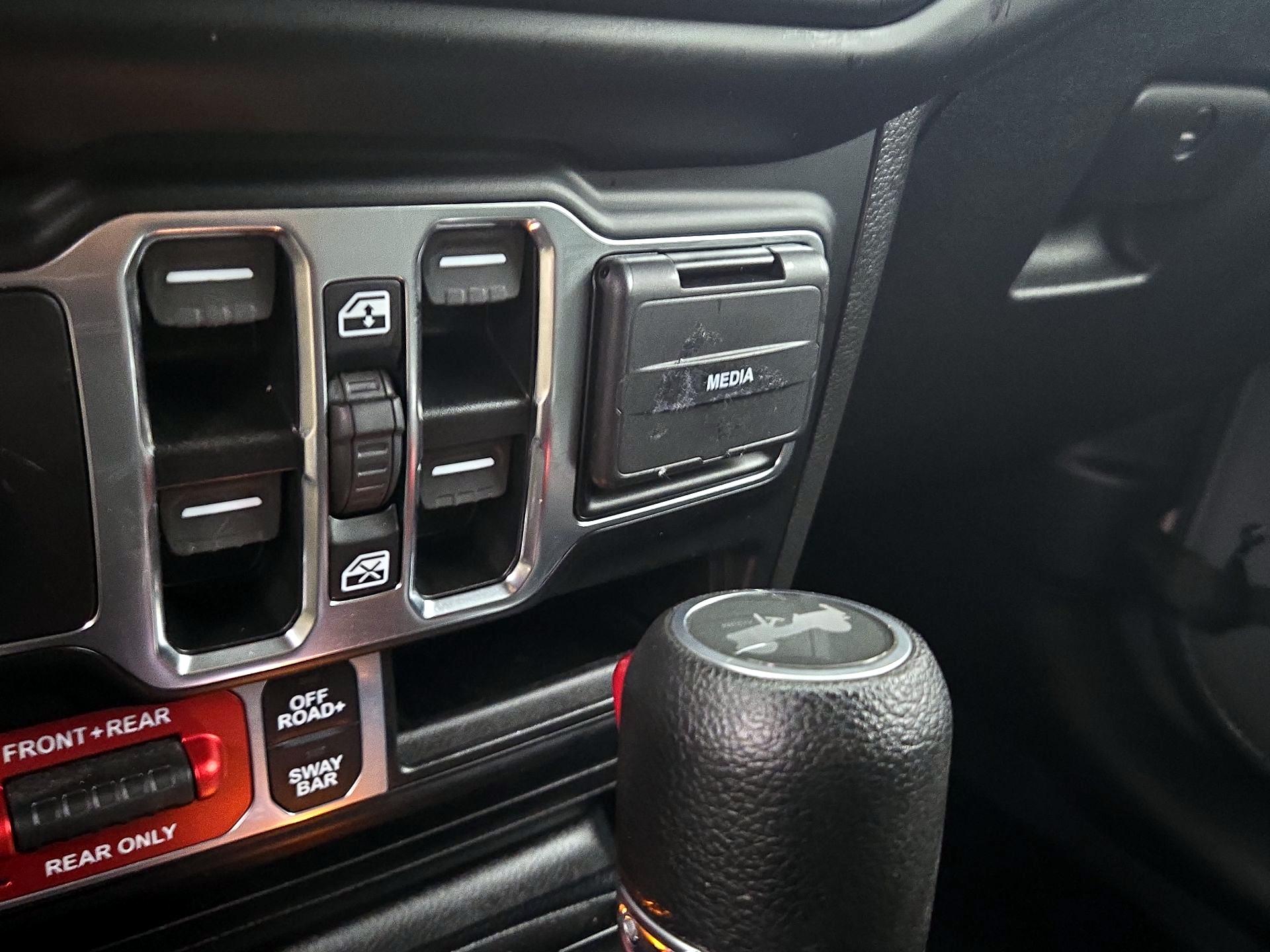 Thumbnail: 2021 Jeep Wrangler - 18