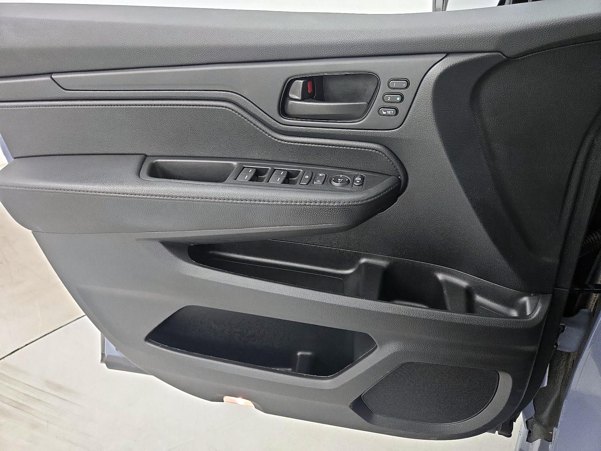 Thumbnail: 2023 Honda Odyssey - 12