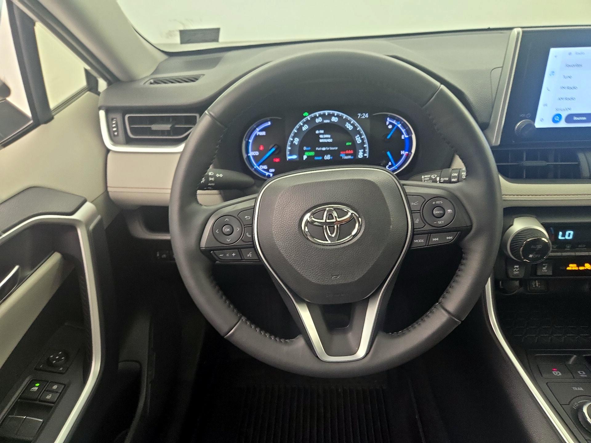 Thumbnail: 2024 Toyota RAV4 - 10