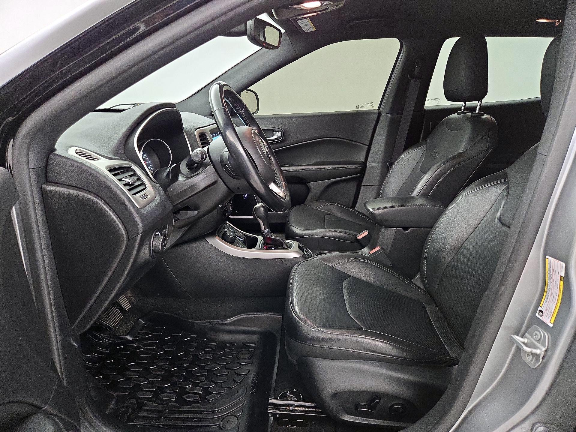 Thumbnail: 2020 Jeep Compass - 11