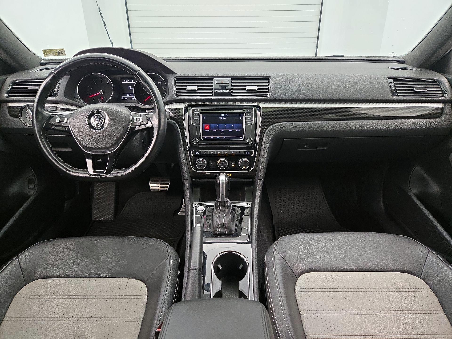 Thumbnail: 2018 Volkswagen Passat - 9