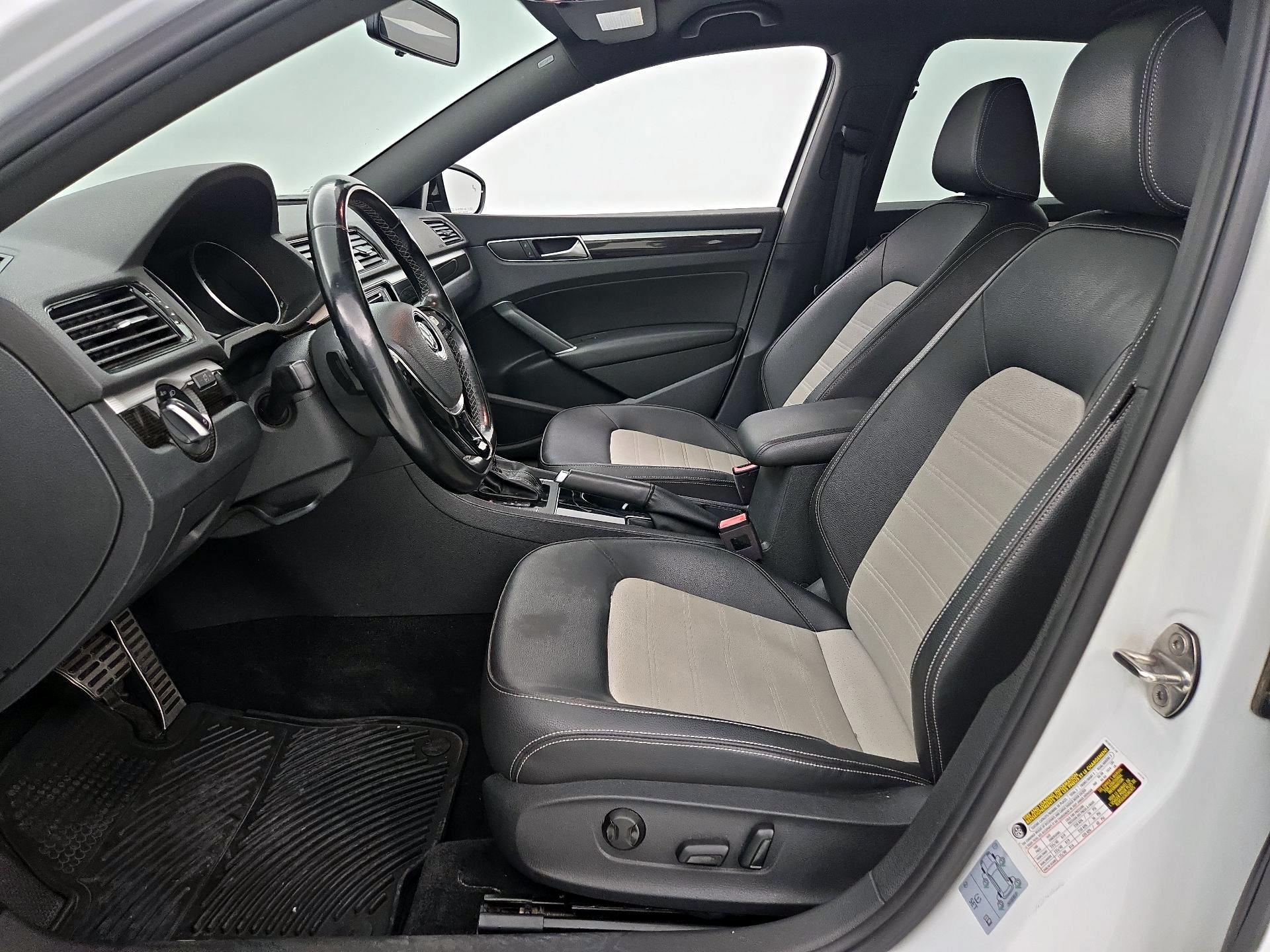 Thumbnail: 2018 Volkswagen Passat - 11