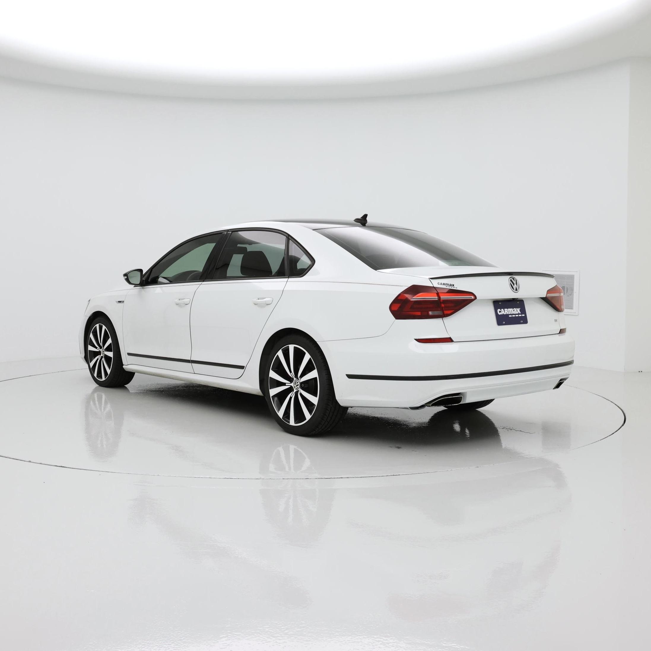 Thumbnail: 2018 Volkswagen Passat - 2