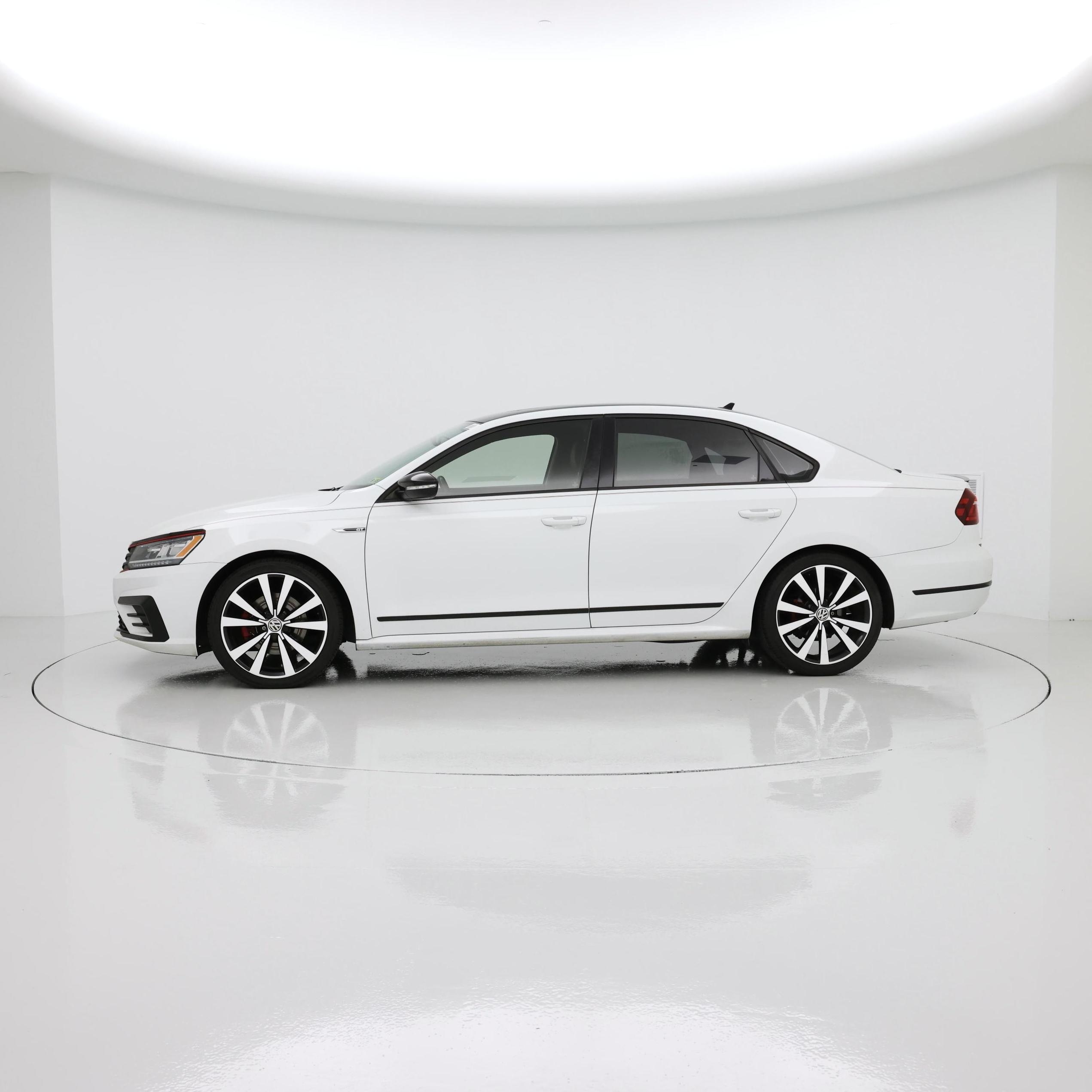 Thumbnail: 2018 Volkswagen Passat - 3