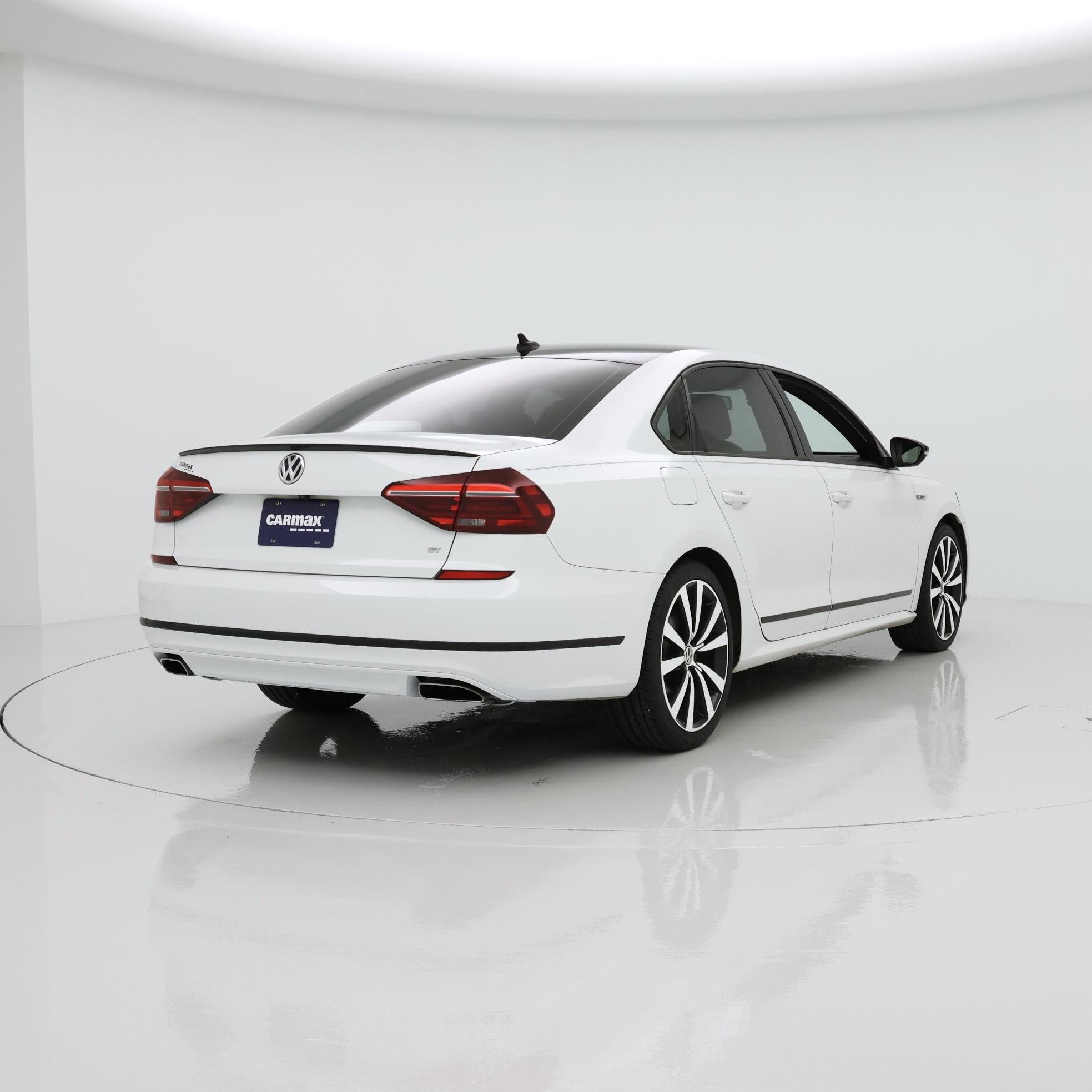 Thumbnail: 2018 Volkswagen Passat - 8