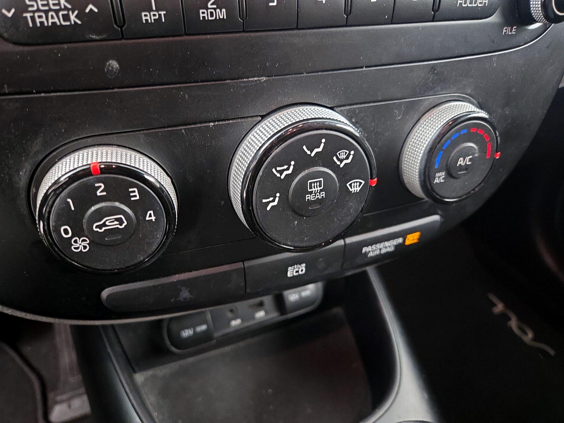 Thumbnail: 2015 Kia Soul - 15