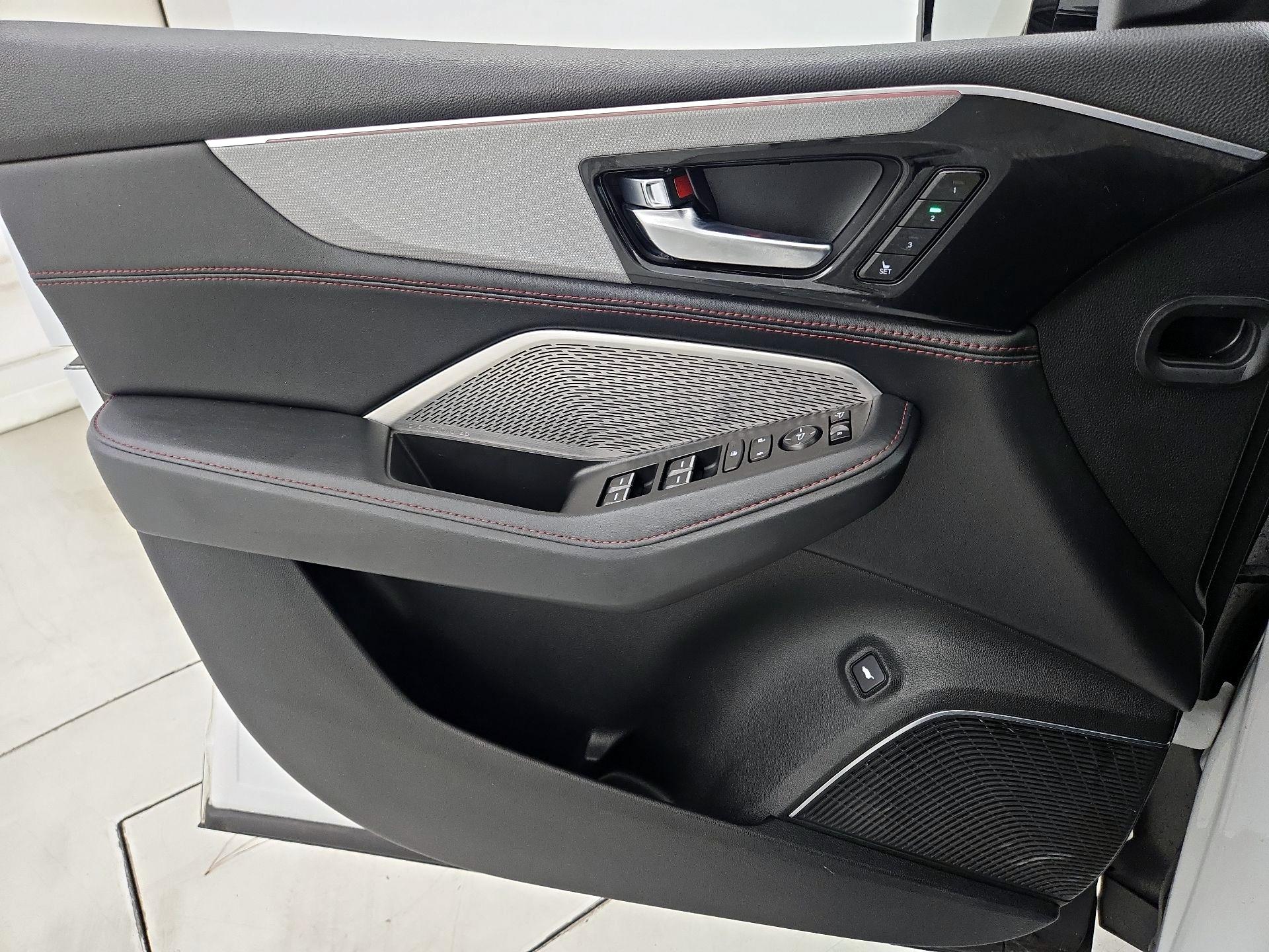 Thumbnail: 2022 Acura MDX - 12