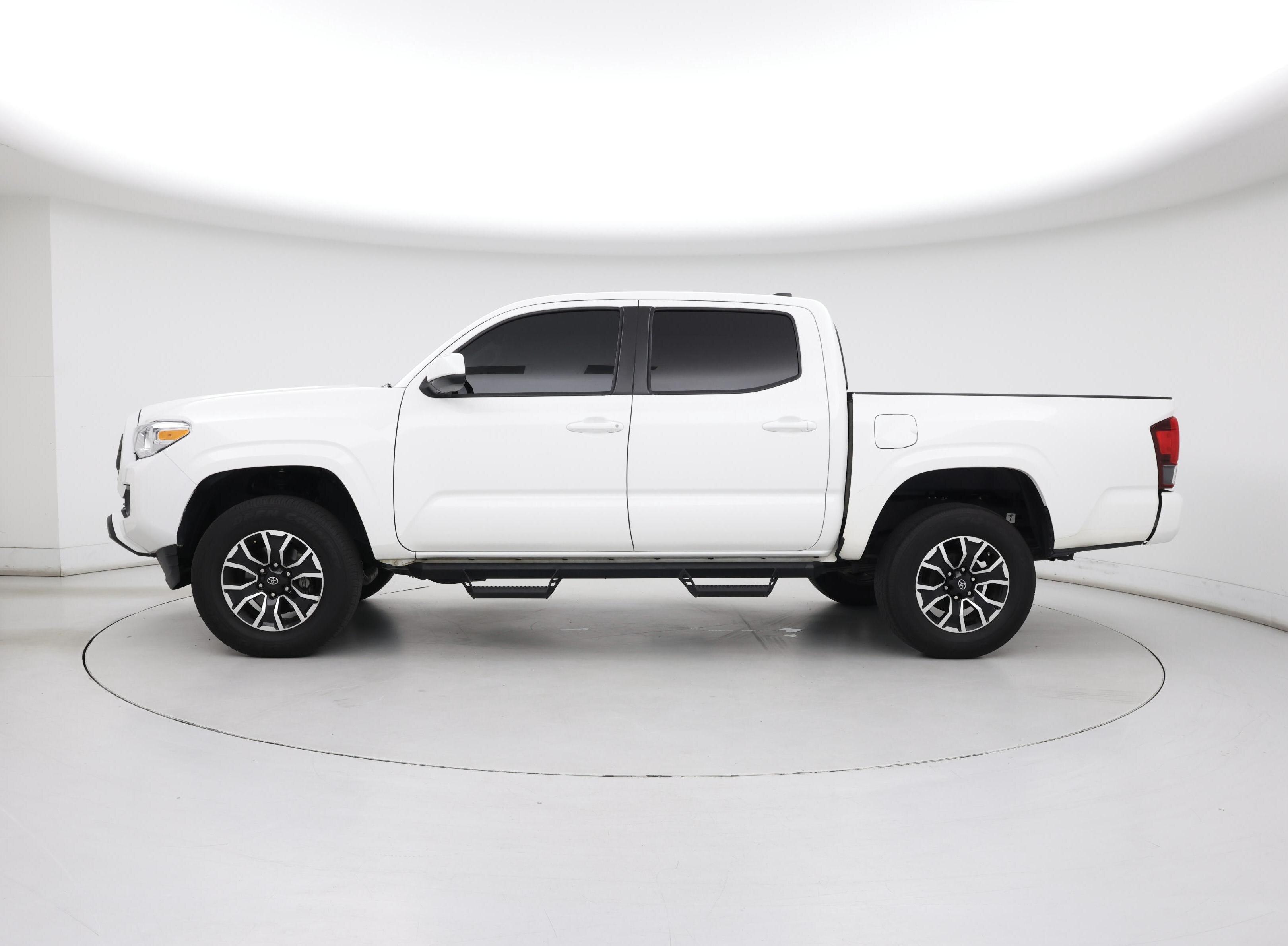 Thumbnail: 2022 Toyota Tacoma - 3