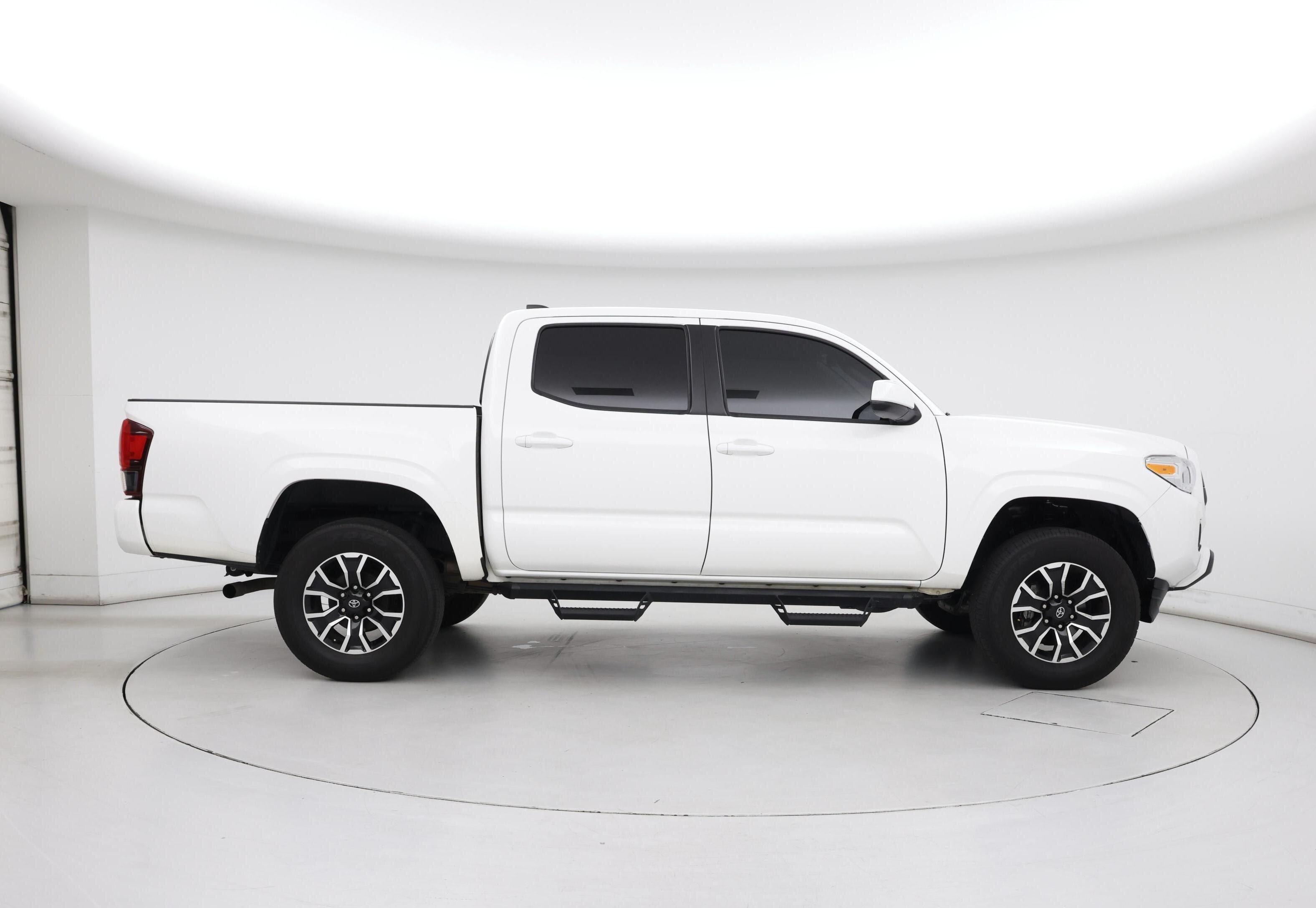 Thumbnail: 2022 Toyota Tacoma - 7