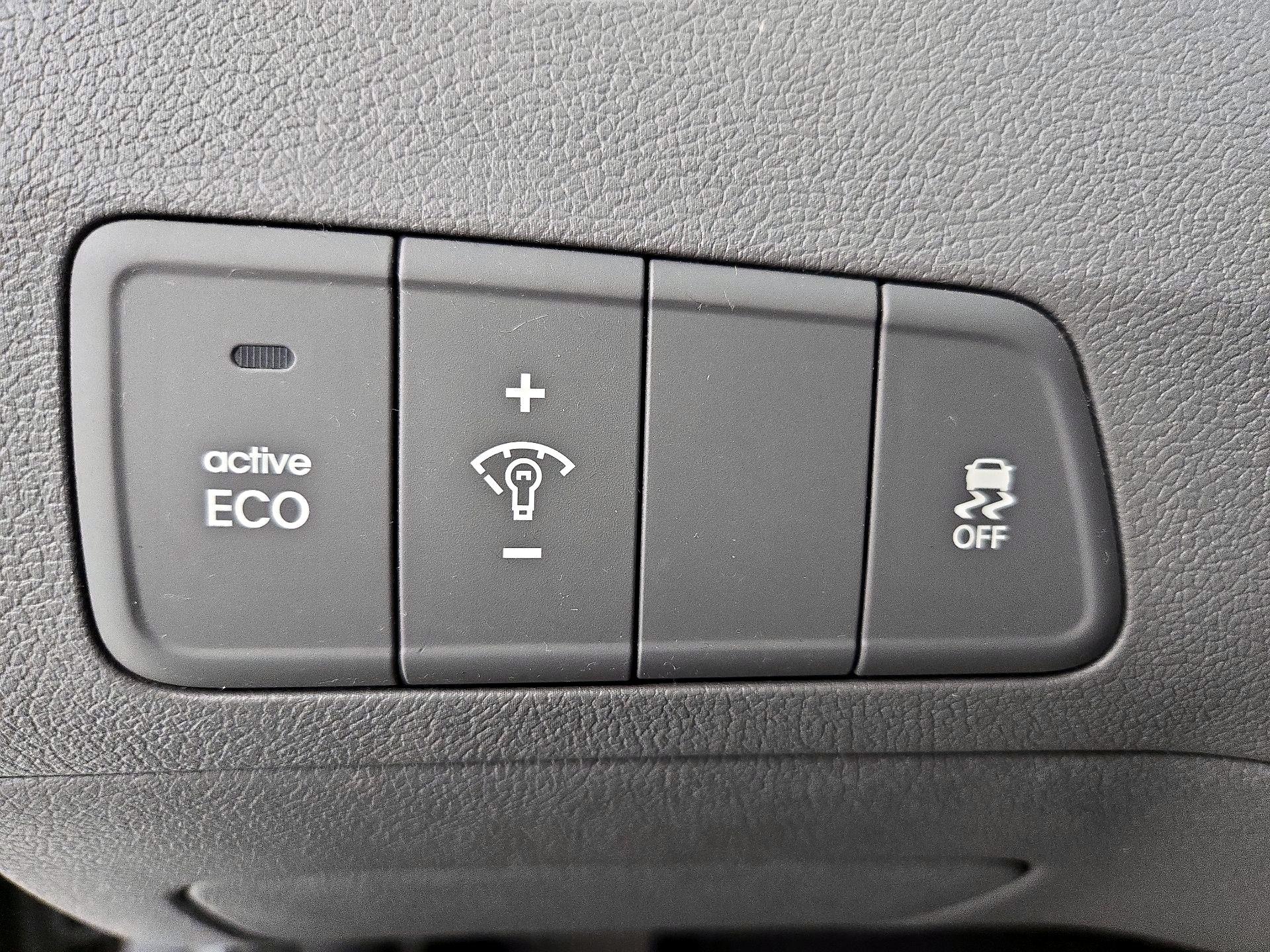 Thumbnail: 2016 Hyundai Elantra - 13