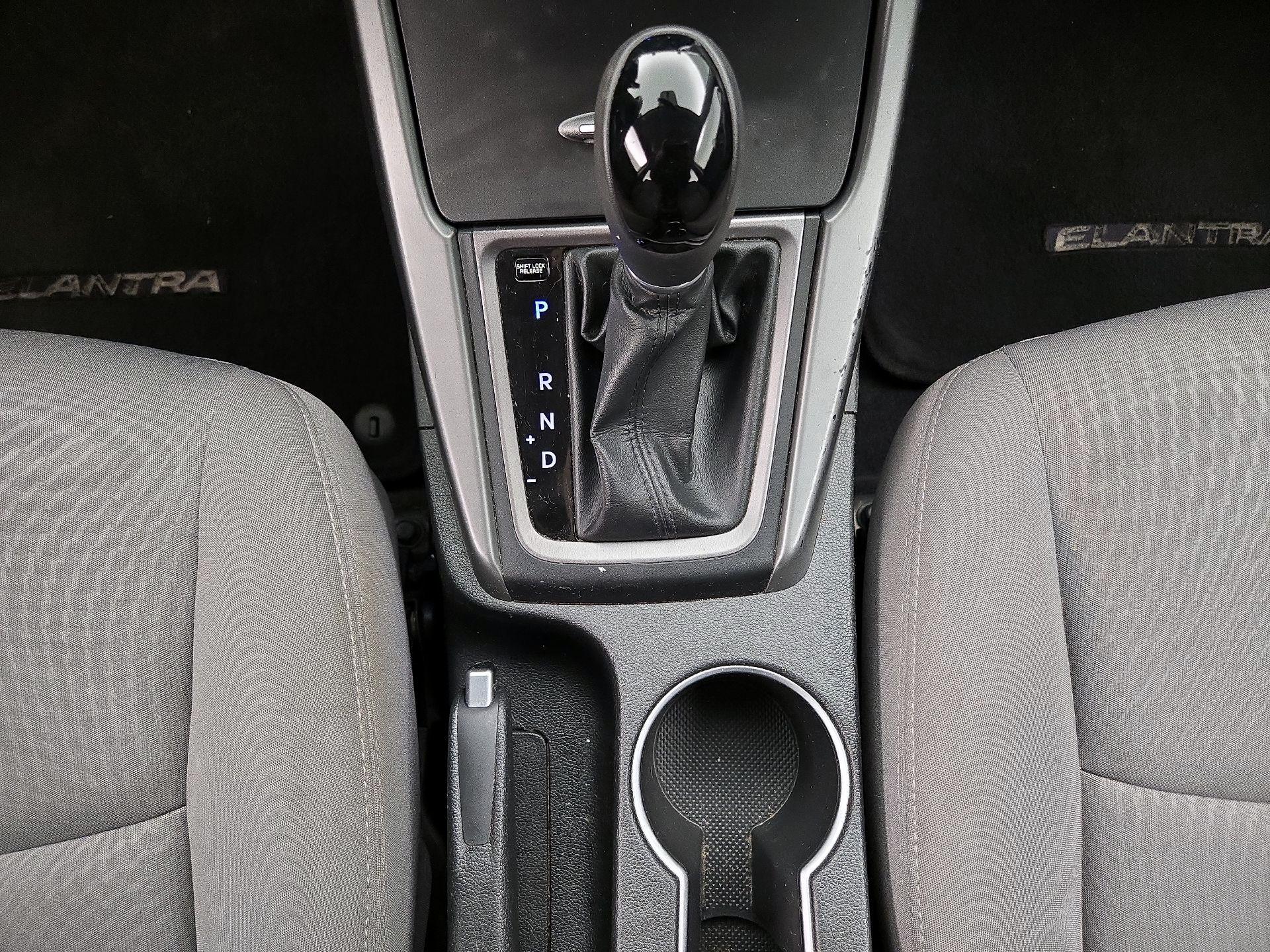 Thumbnail: 2016 Hyundai Elantra - 16
