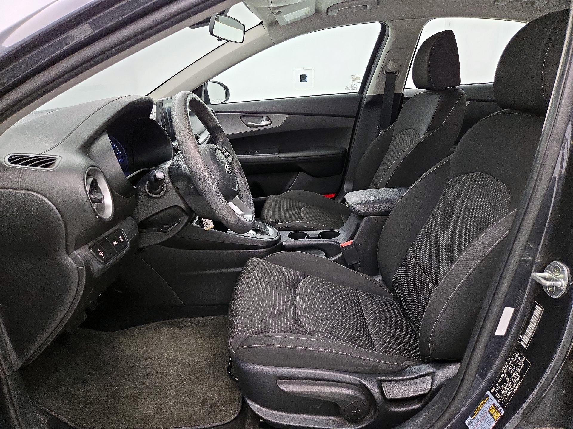 Thumbnail: 2019 Kia Forte - 11