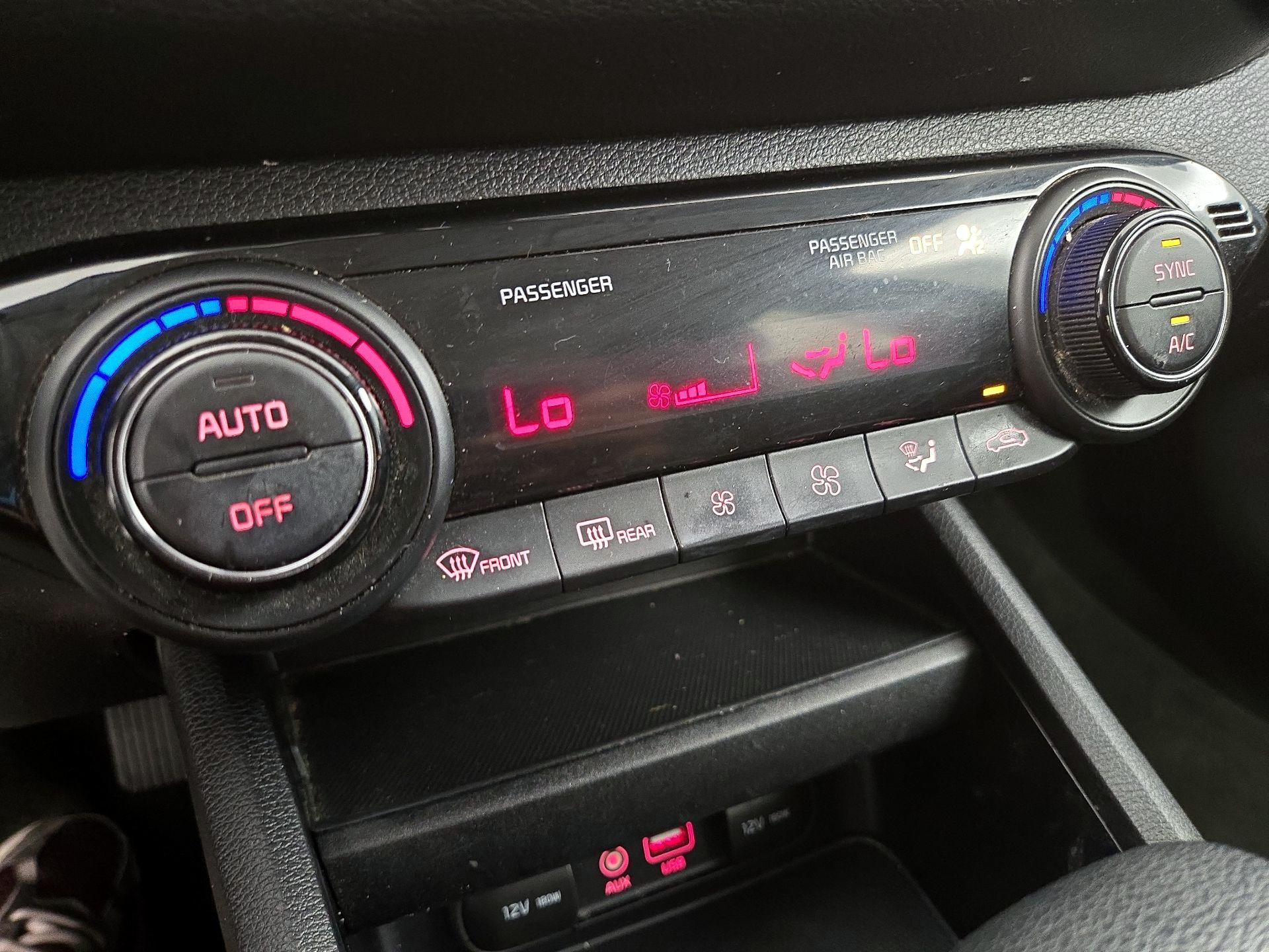 Thumbnail: 2019 Kia Forte - 16