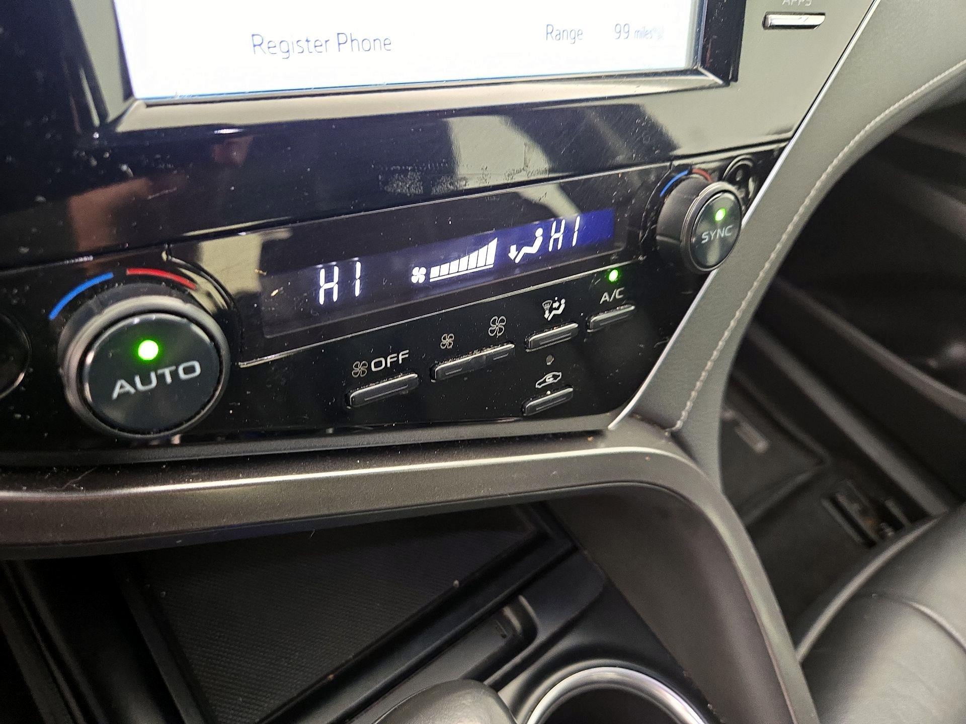 Thumbnail: 2018 Toyota Camry - 16