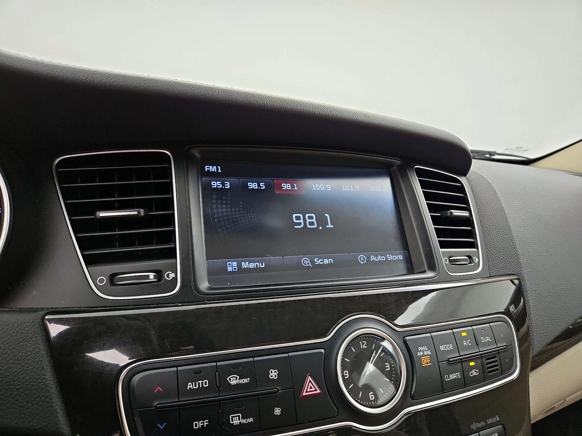 Thumbnail: 2014 Kia Cadenza - 16