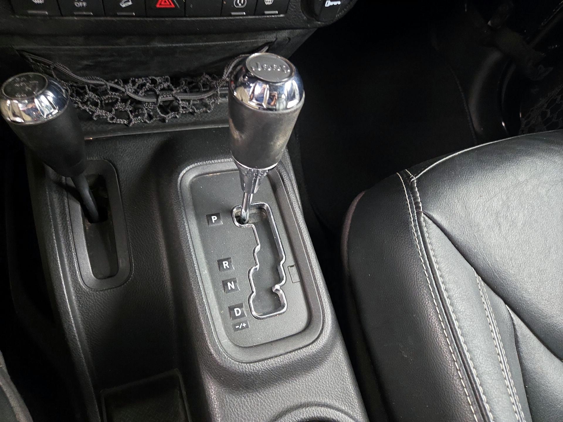 Thumbnail: 2014 Jeep Wrangler - 16