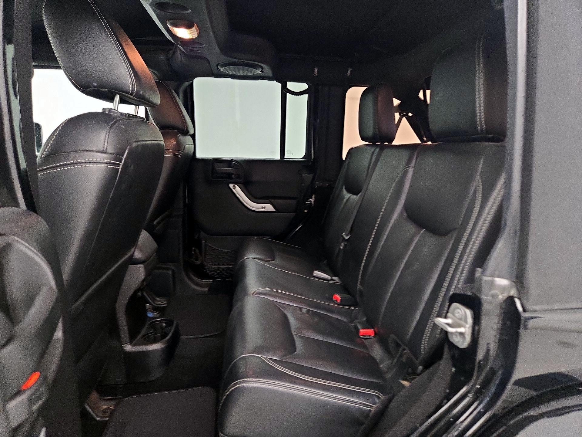 Thumbnail: 2014 Jeep Wrangler - 18