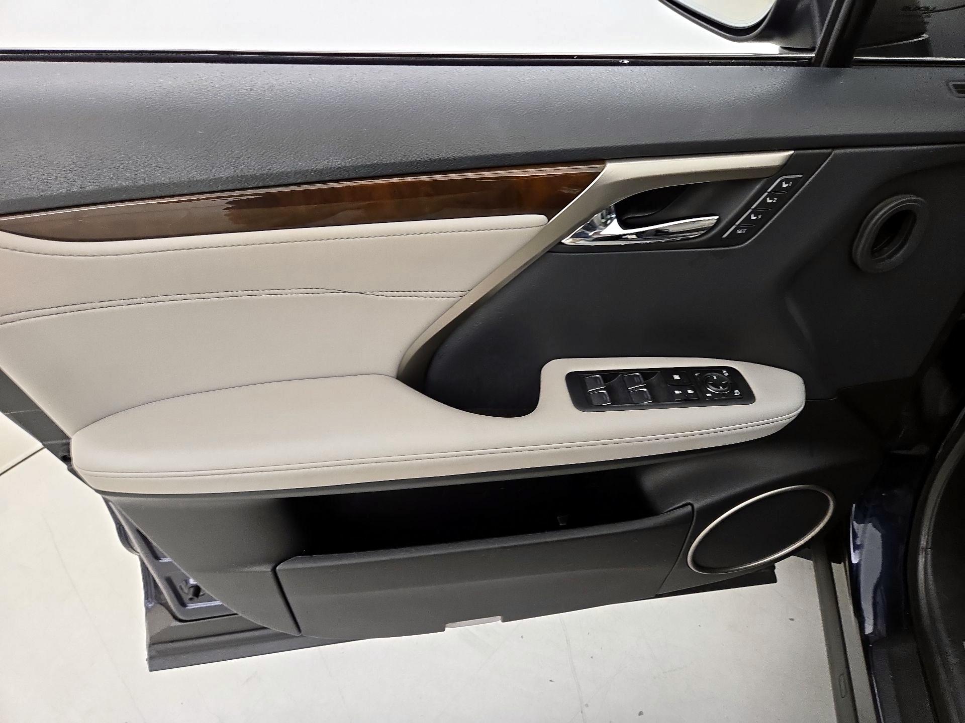 Thumbnail: 2019 Lexus RX - 12