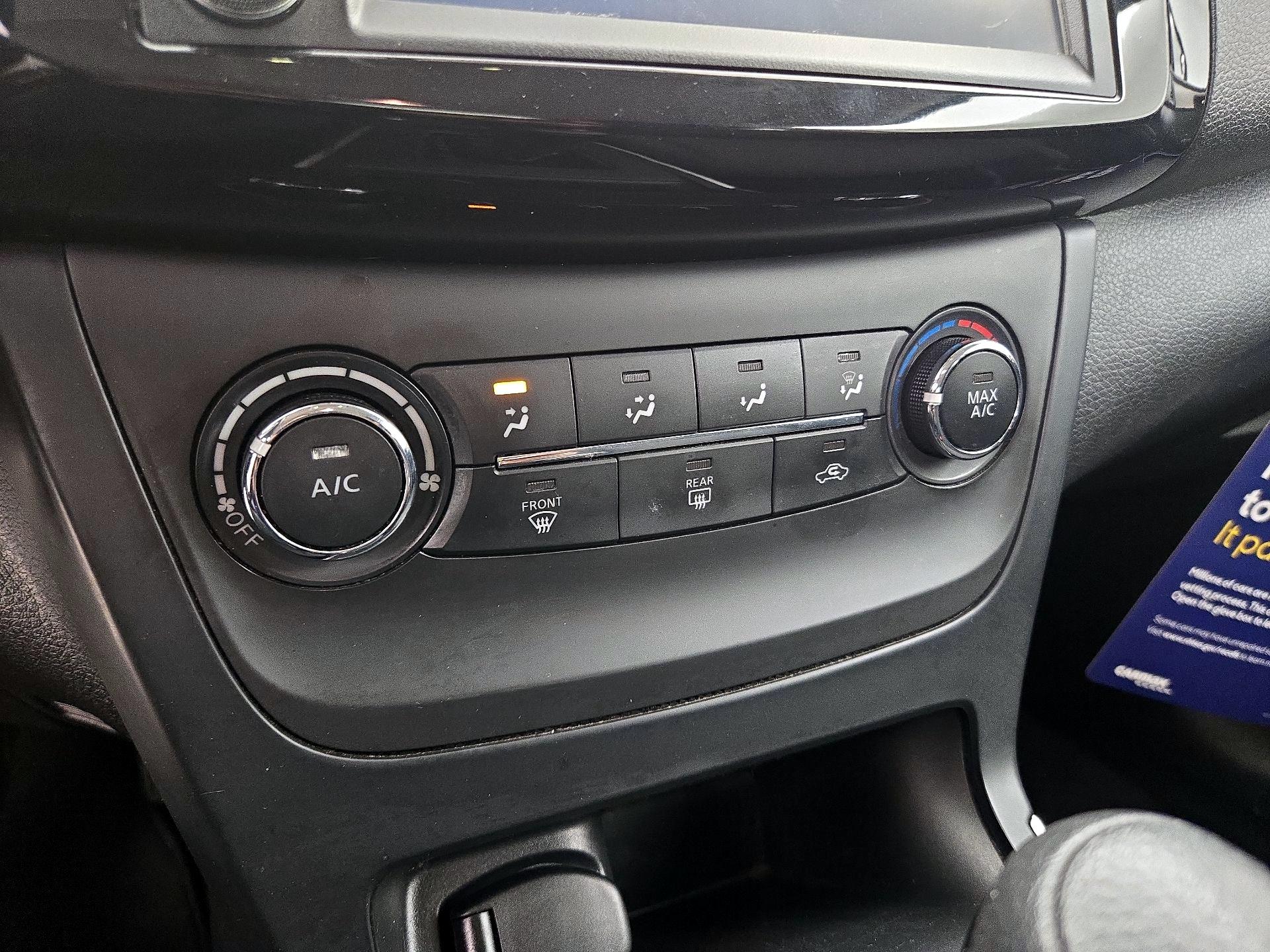 Thumbnail: 2019 Nissan Sentra - 16