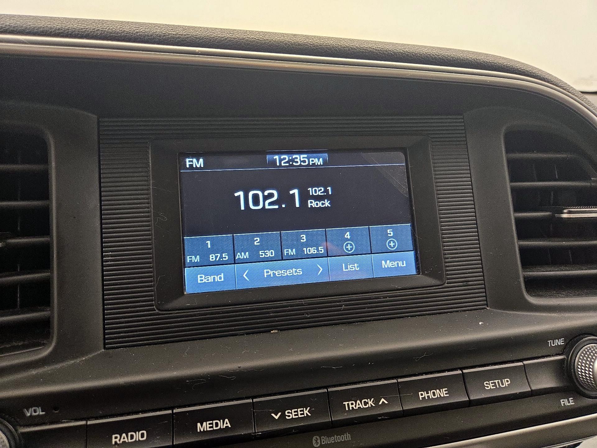 Thumbnail: 2020 Hyundai Elantra - 15