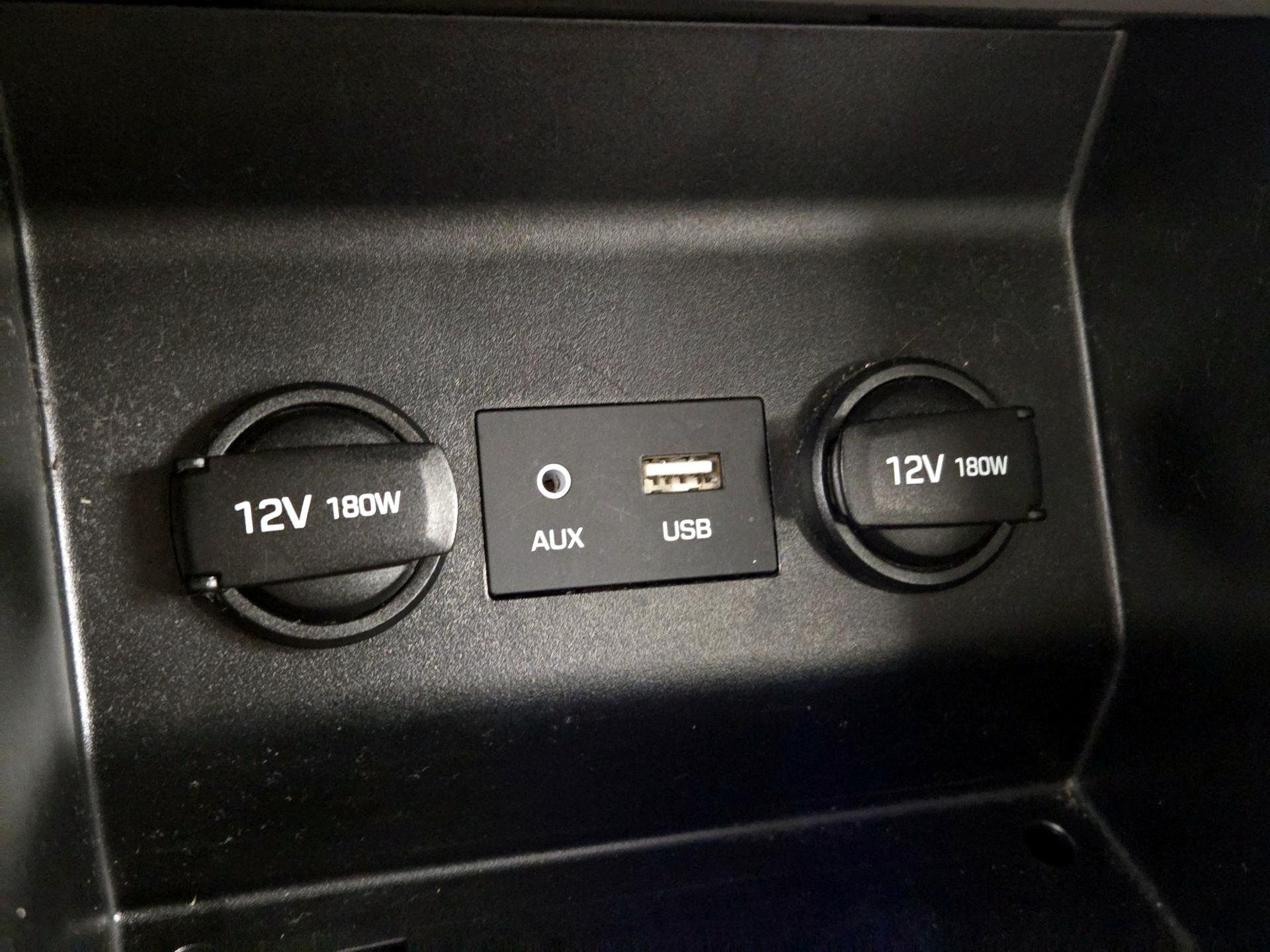 Thumbnail: 2020 Hyundai Elantra - 18