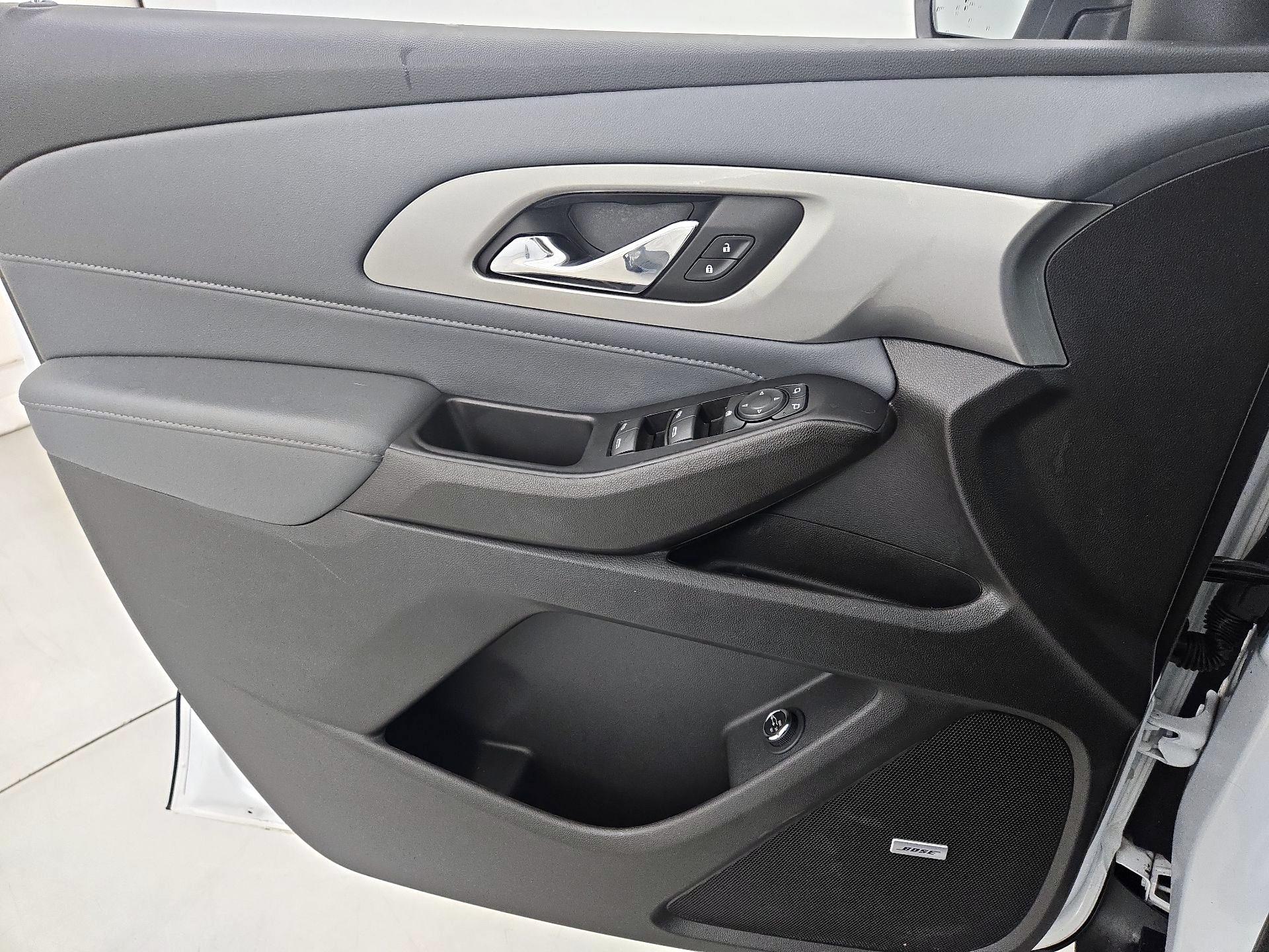 Thumbnail: 2021 Chevrolet Traverse - 12