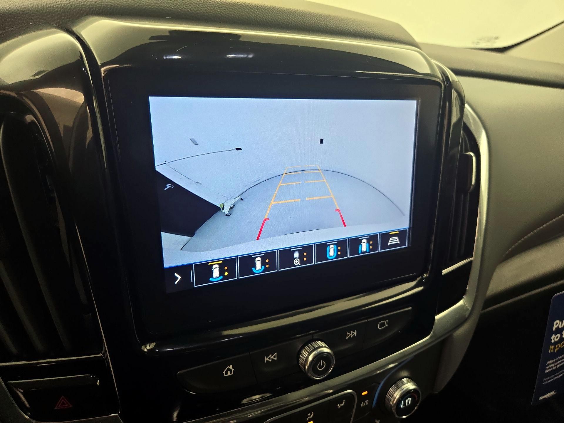 Thumbnail: 2021 Chevrolet Traverse - 15