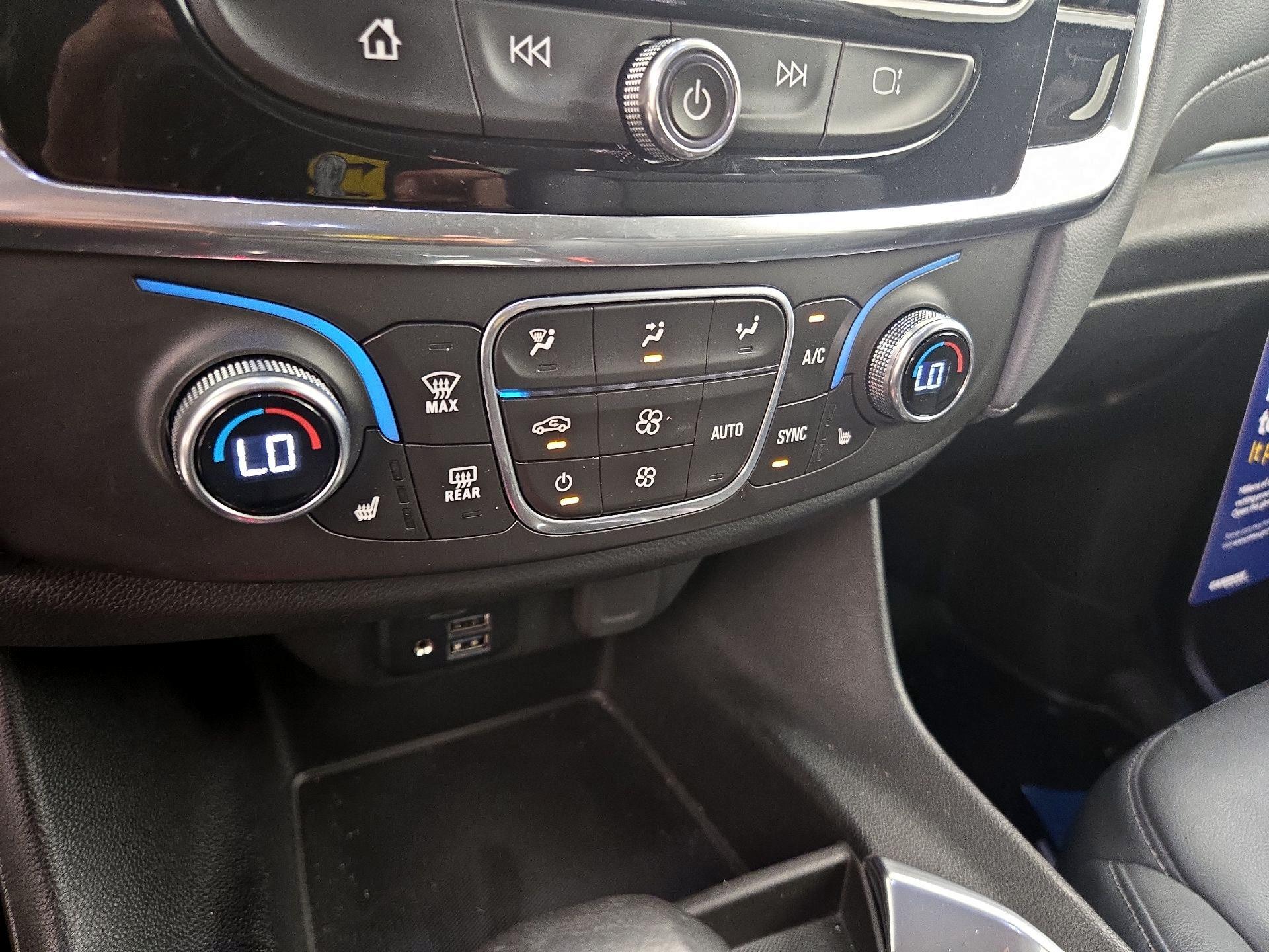 Thumbnail: 2021 Chevrolet Traverse - 17